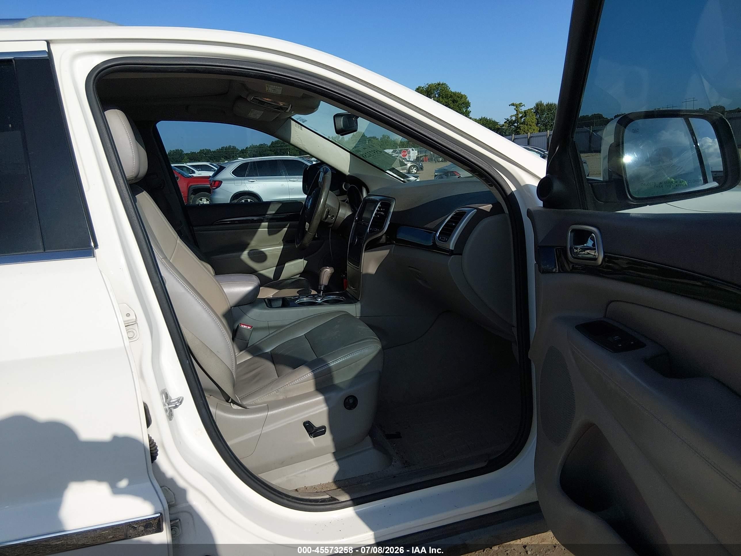 2012 Jeep Grand Cherokee Laredo White vin: 1C4RJEAG4CC146076