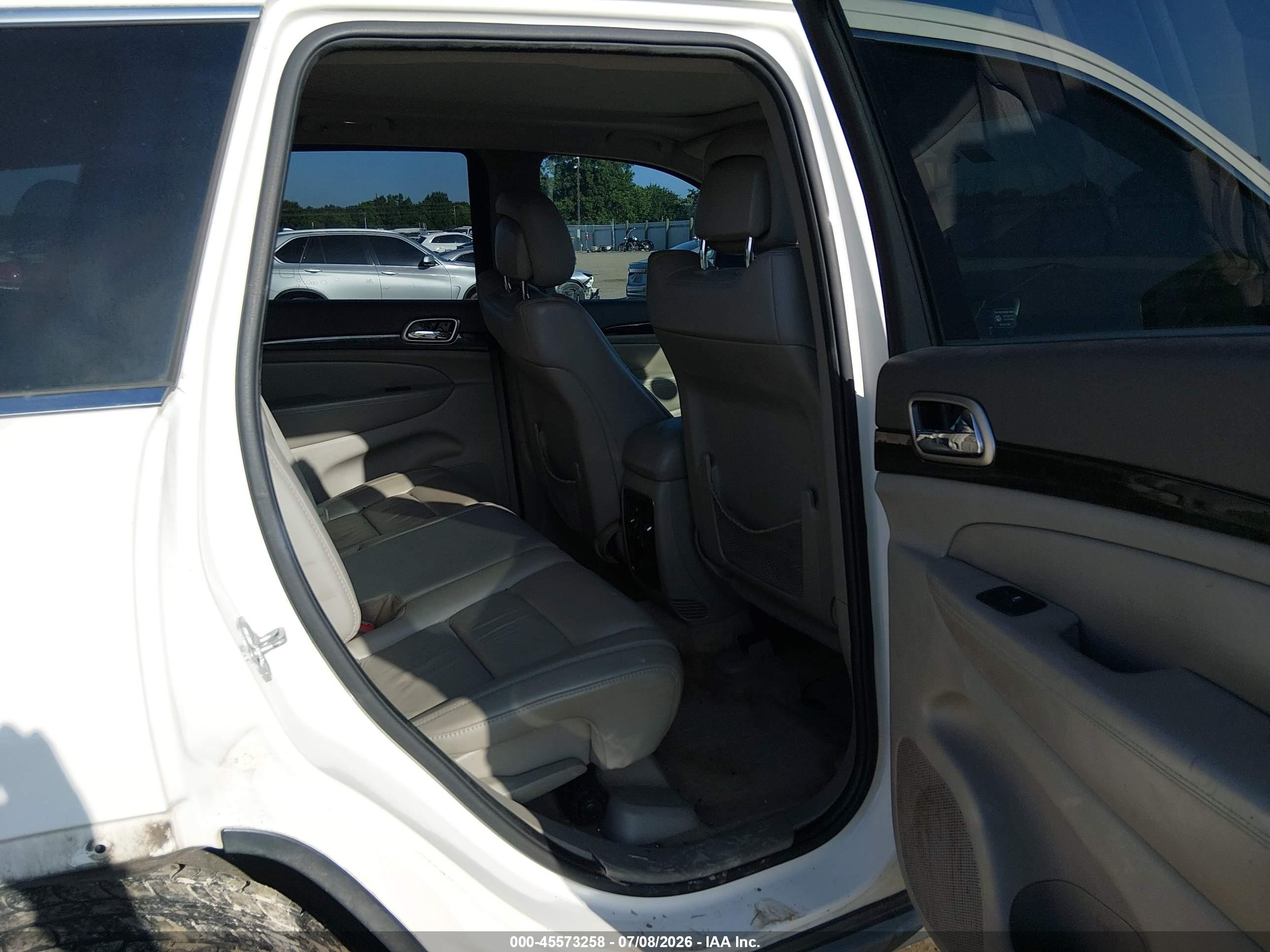 2012 Jeep Grand Cherokee Laredo White vin: 1C4RJEAG4CC146076