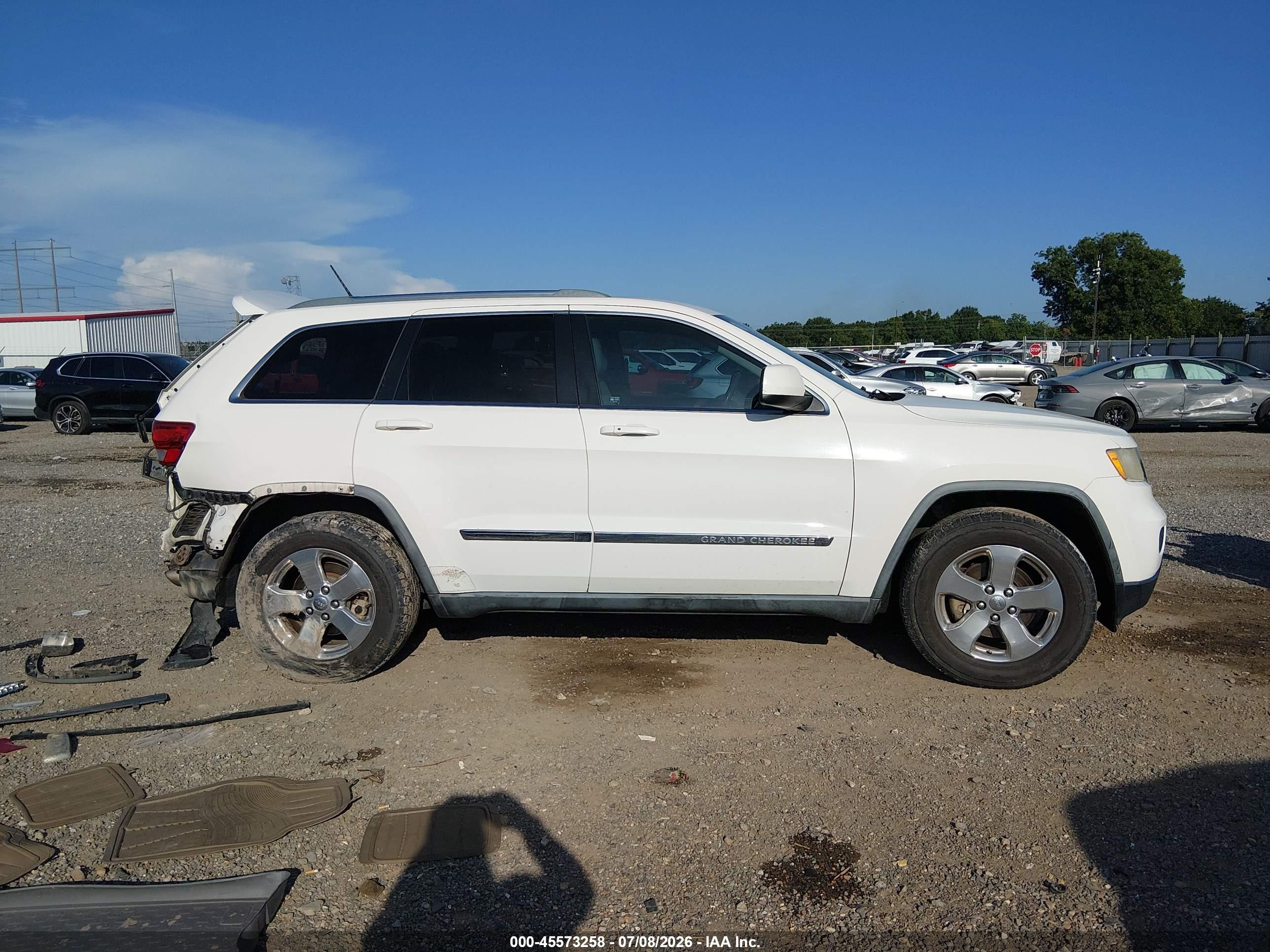 2012 Jeep Grand Cherokee Laredo White vin: 1C4RJEAG4CC146076