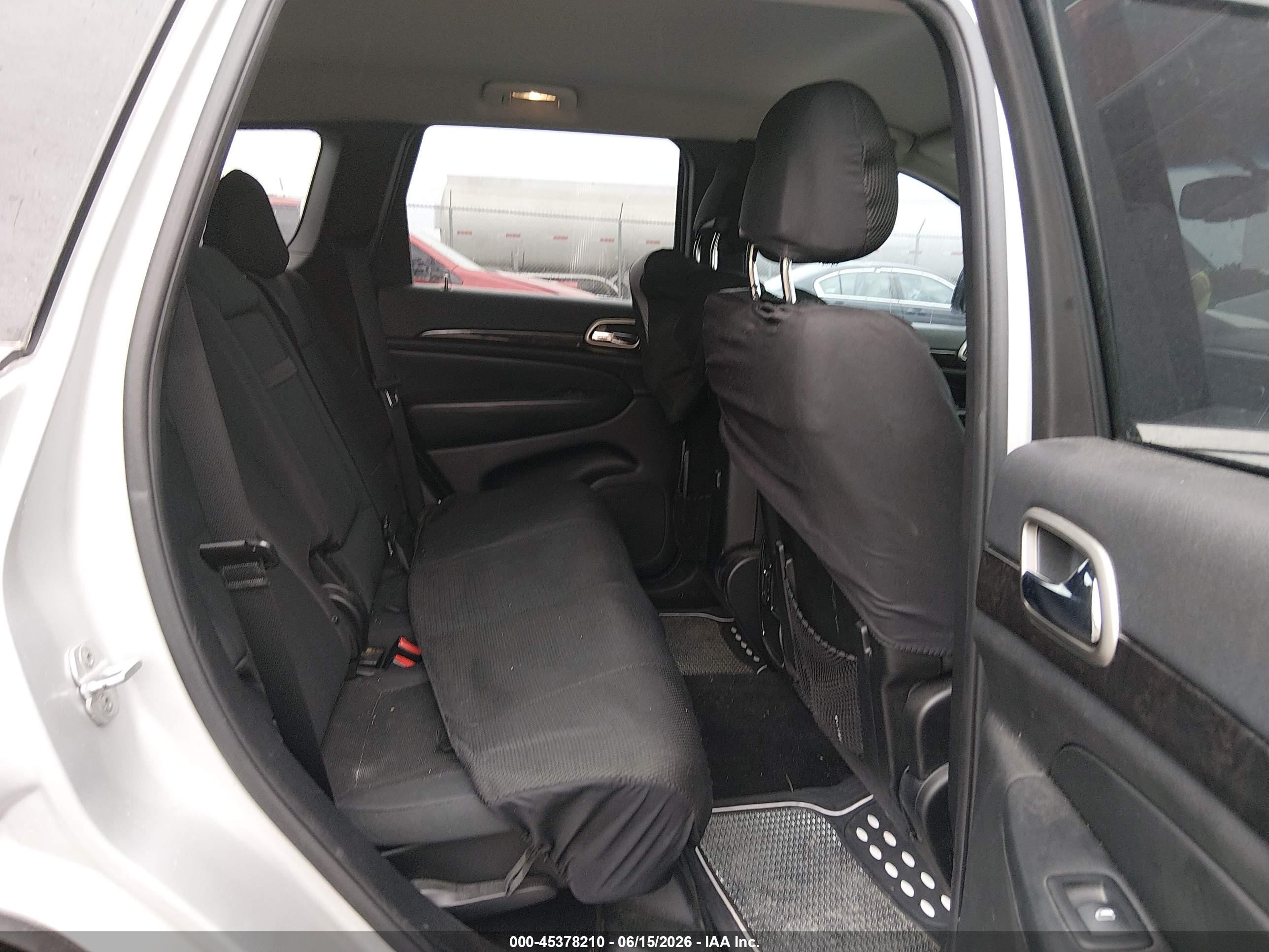 2012 Jeep Grand Cherokee Laredo Silver vin: 1C4RJEAG4CC177411