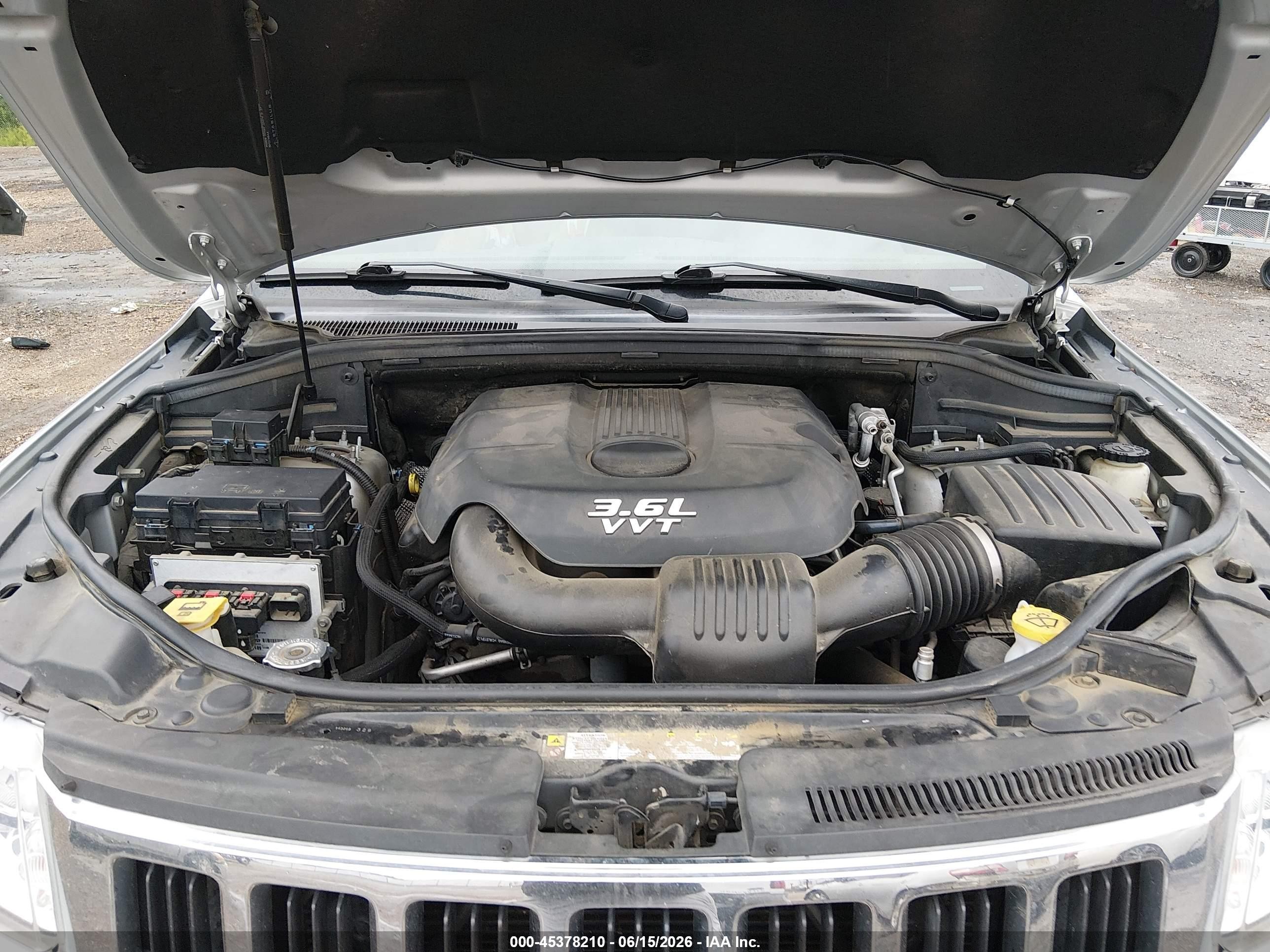 2012 Jeep Grand Cherokee Laredo Silver vin: 1C4RJEAG4CC177411