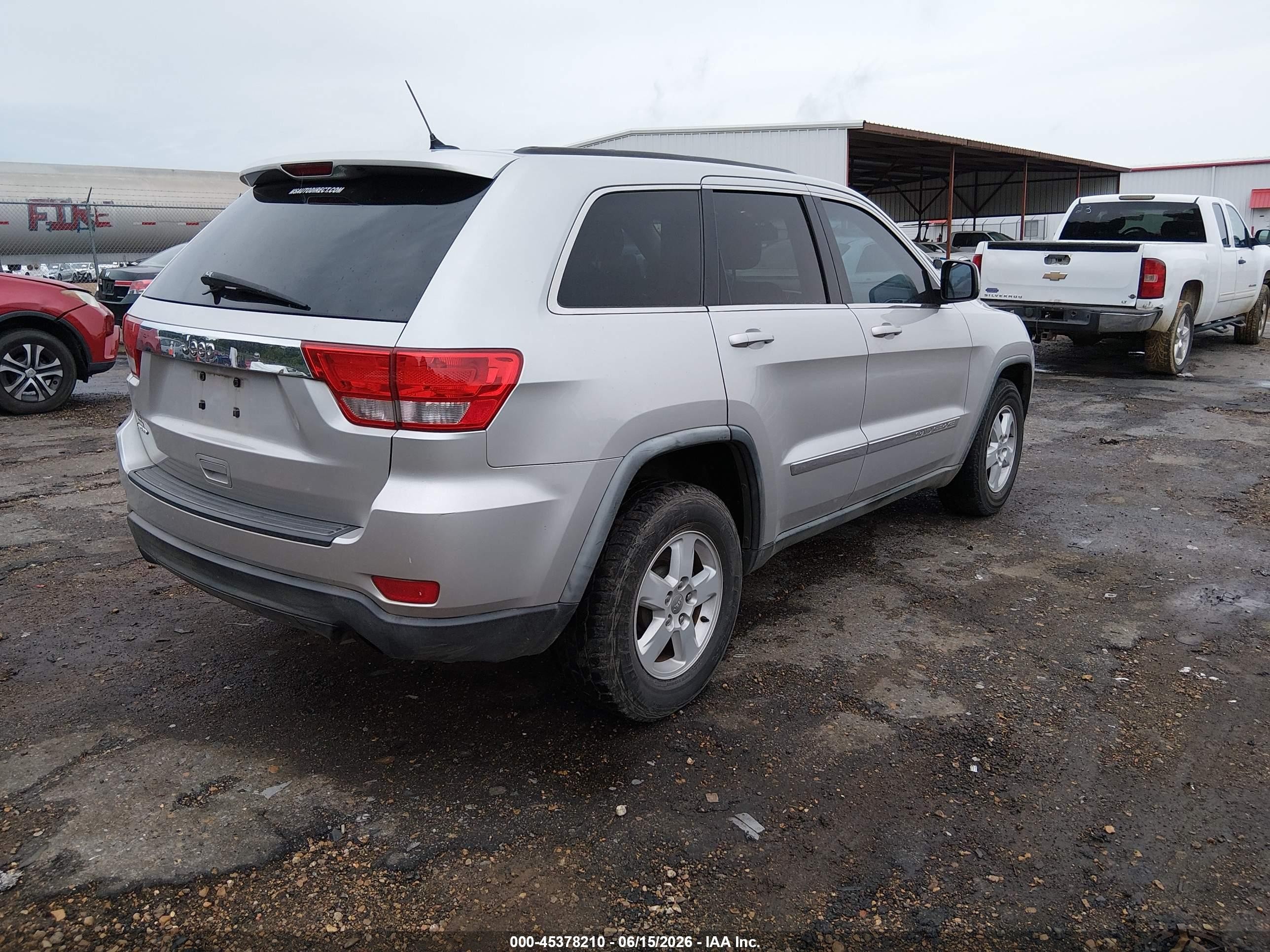 2012 Jeep Grand Cherokee Laredo Silver vin: 1C4RJEAG4CC177411