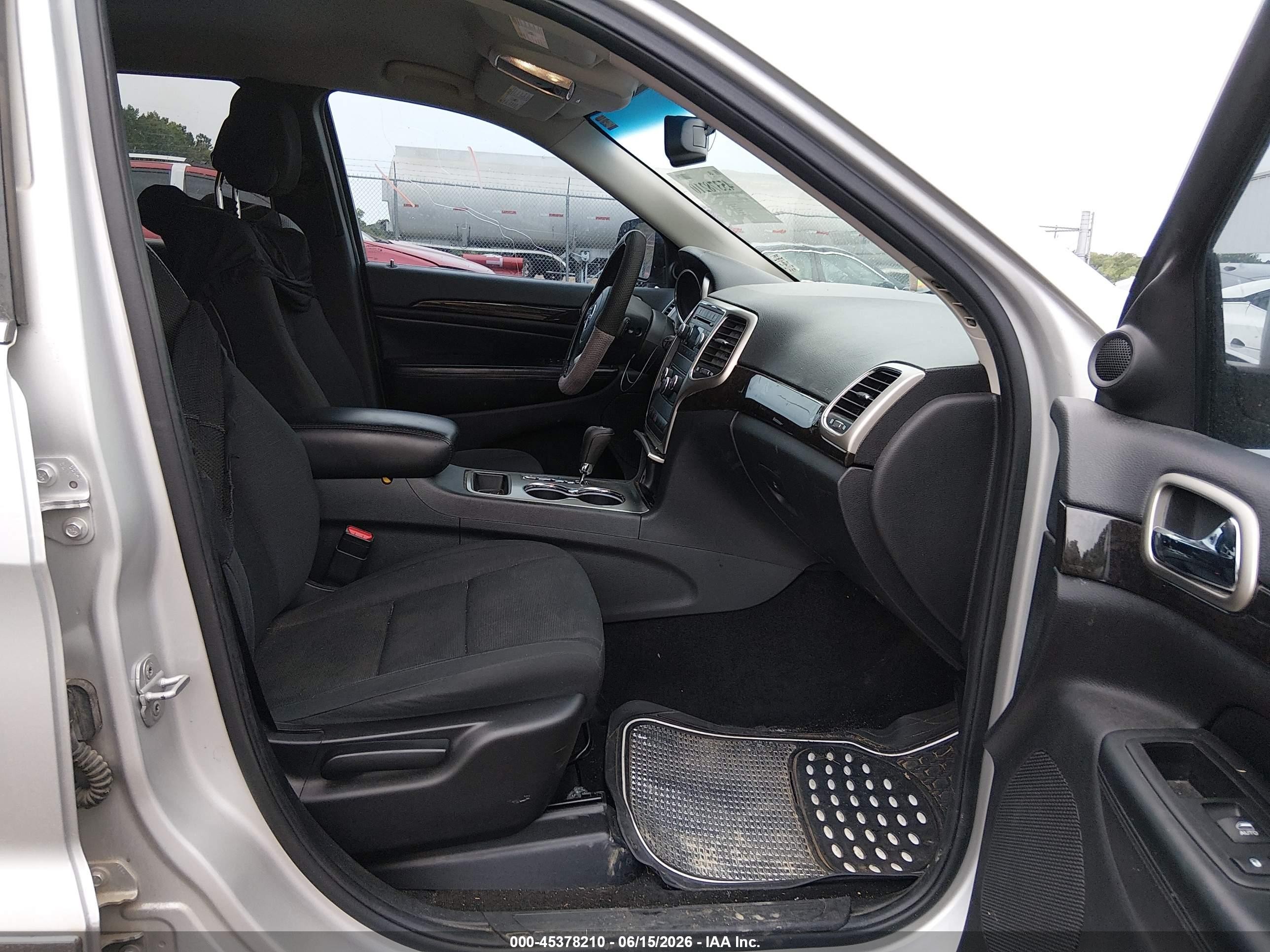 2012 Jeep Grand Cherokee Laredo Silver vin: 1C4RJEAG4CC177411