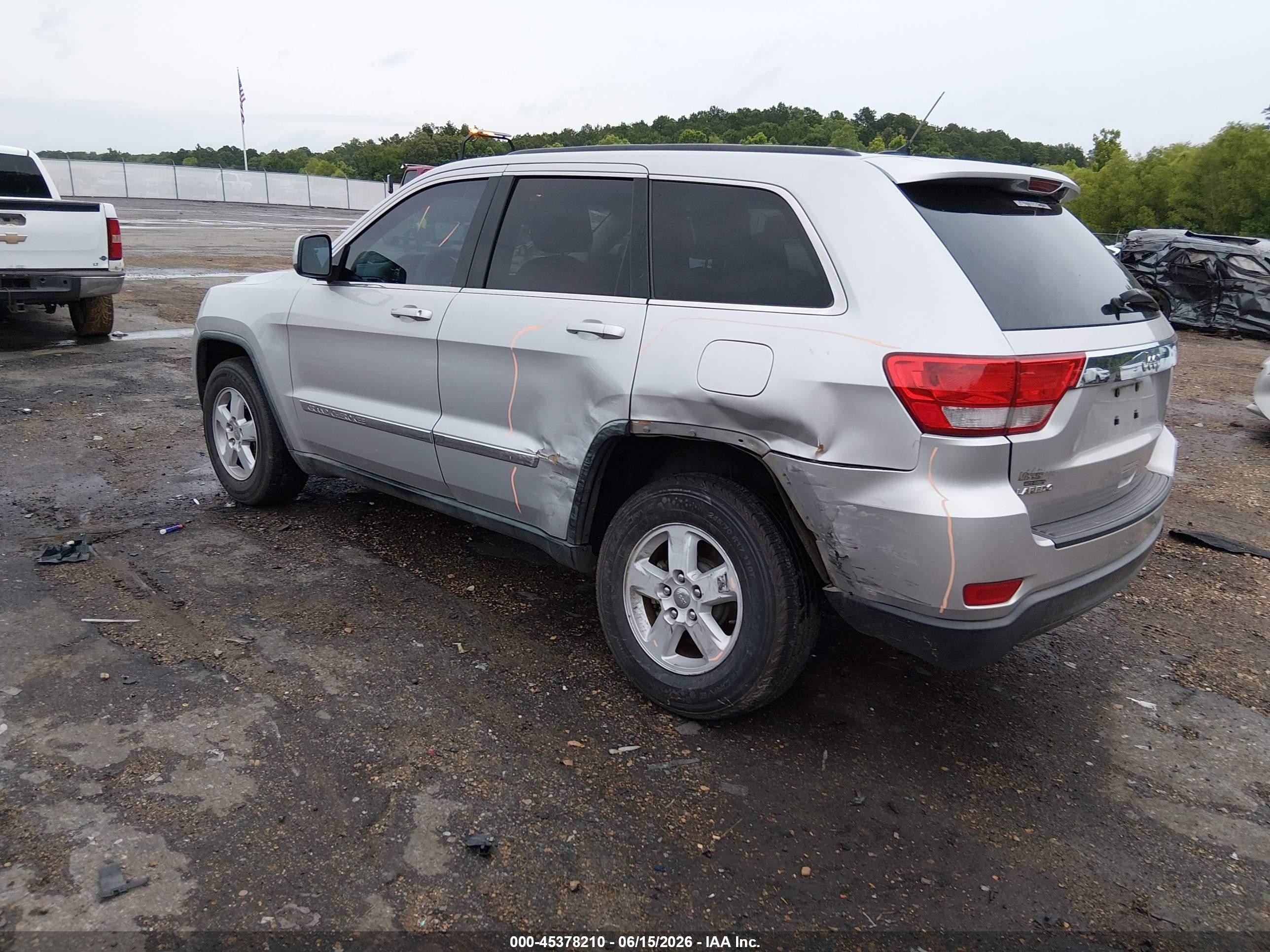 2012 Jeep Grand Cherokee Laredo Silver vin: 1C4RJEAG4CC177411