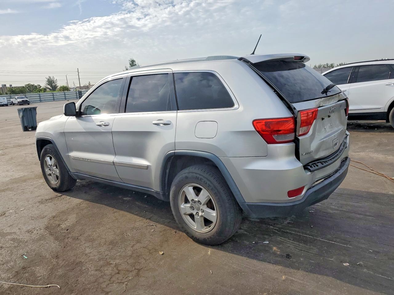 2012 Jeep Grand Cherokee Laredo Silver vin: 1C4RJEAG4CC282062