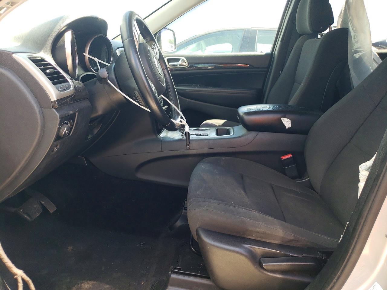 2013 Jeep Grand Cherokee Laredo Silver vin: 1C4RJEAG4DC507887
