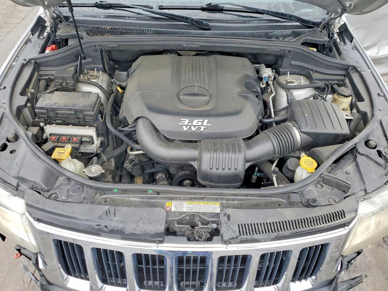 2013 Jeep Grand Cherokee Laredo Silver vin: 1C4RJEAG4DC507887