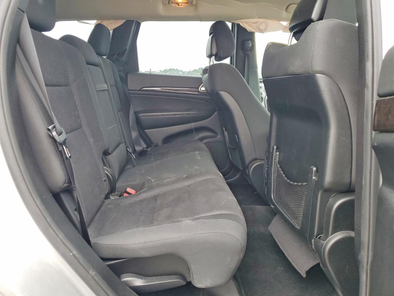 2013 Jeep Grand Cherokee Laredo Silver vin: 1C4RJEAG4DC507887