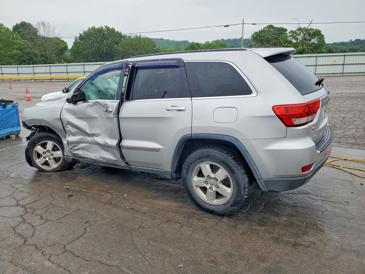 2013 Jeep Grand Cherokee Laredo Silver vin: 1C4RJEAG4DC507887