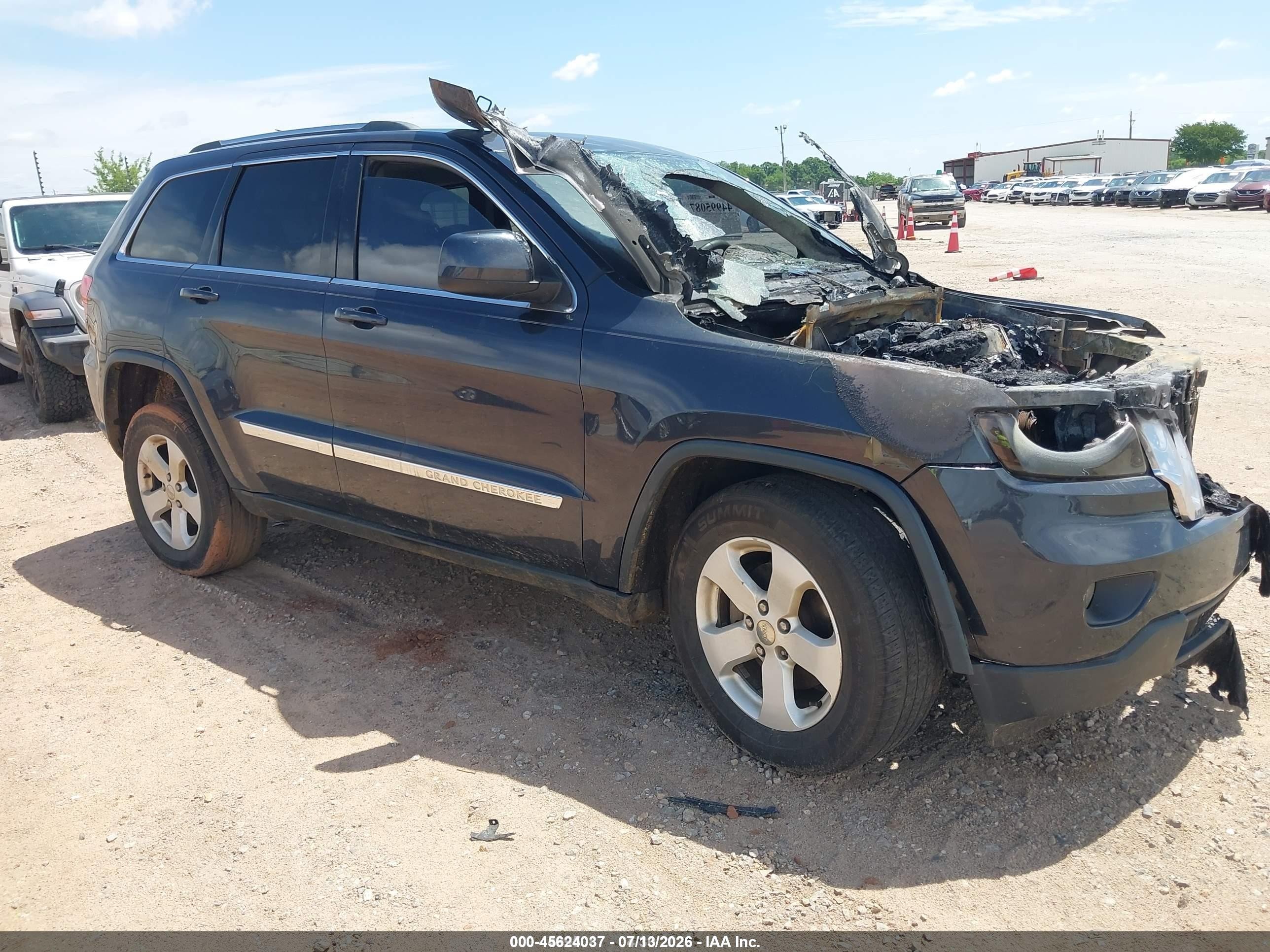 2013 Jeep Grand Cherokee Laredo Gray vin: 1C4RJEAG4DC517478