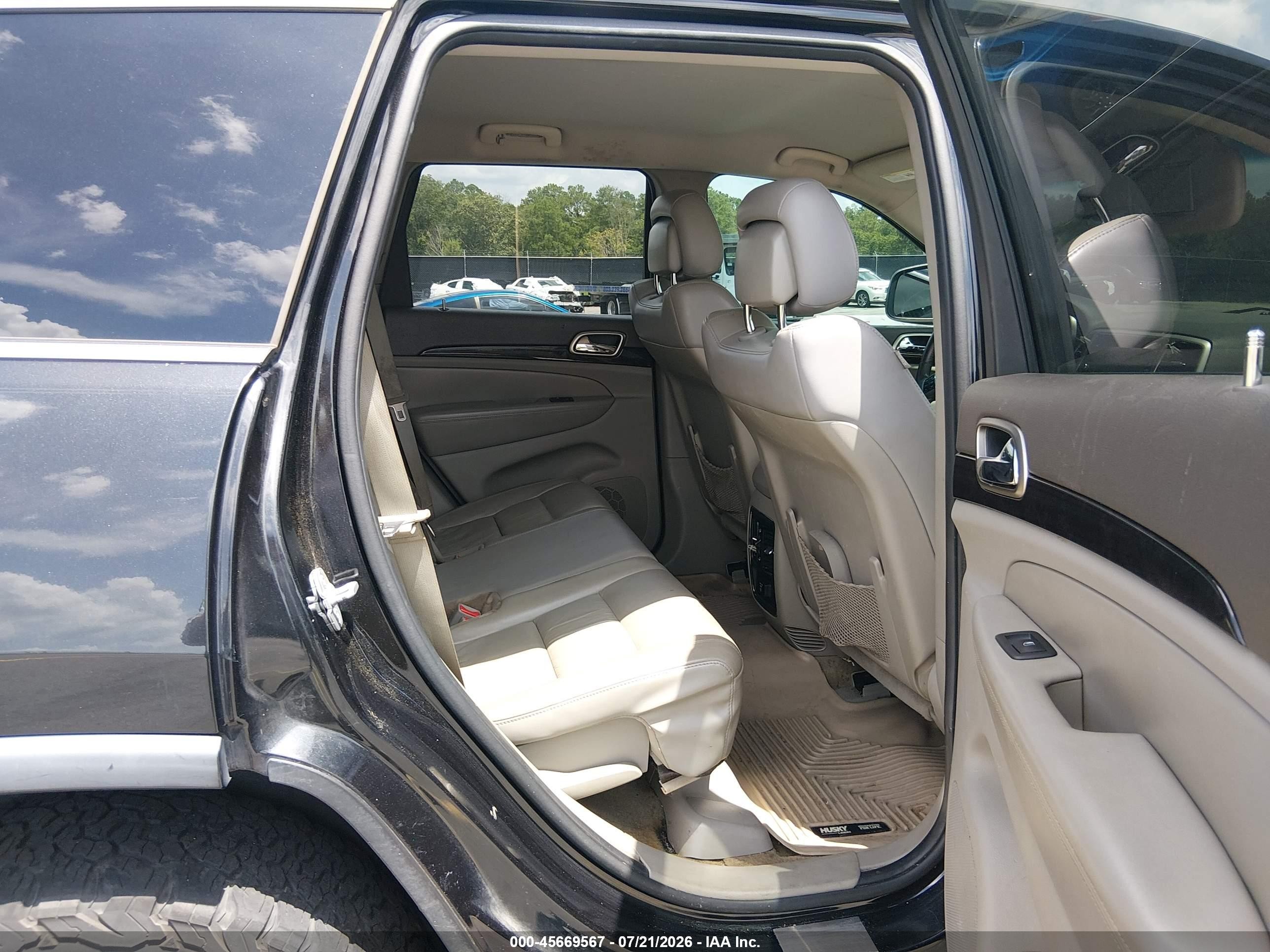 2013 Jeep Grand Cherokee Laredo Black vin: 1C4RJEAG4DC534345
