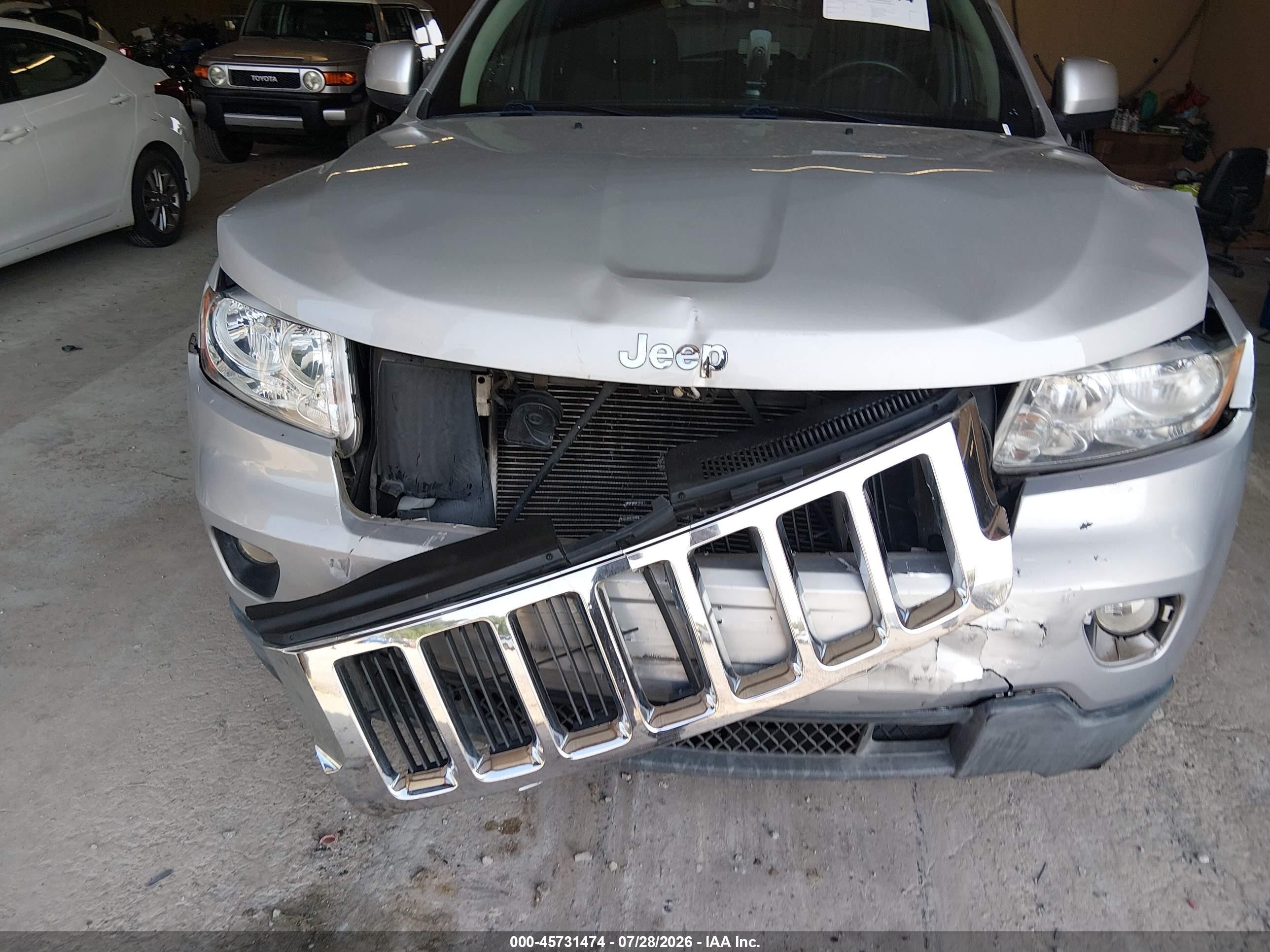 2013 Jeep Grand Cherokee Laredo Silver vin: 1C4RJEAG4DC549816