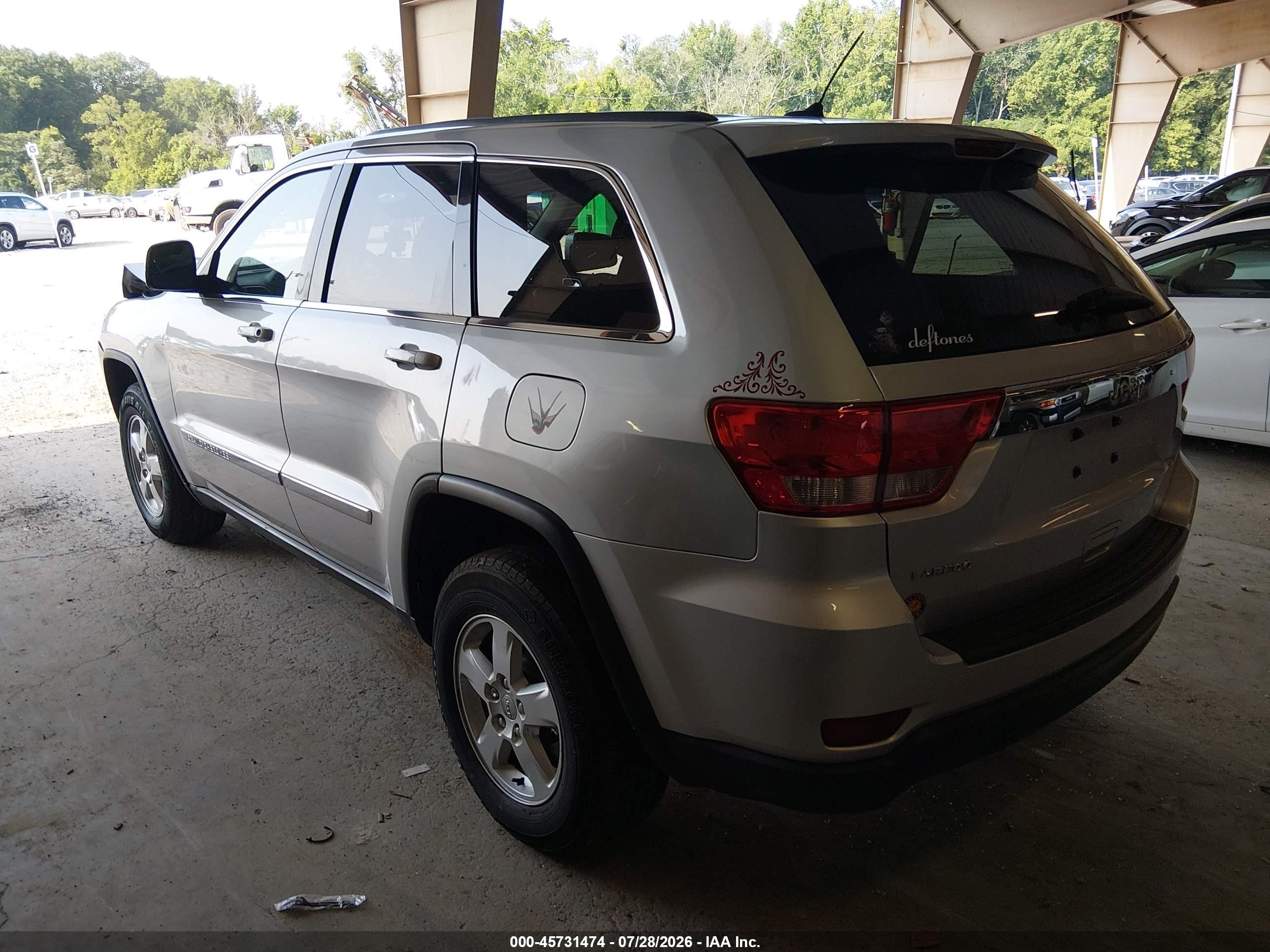 2013 Jeep Grand Cherokee Laredo Silver vin: 1C4RJEAG4DC549816