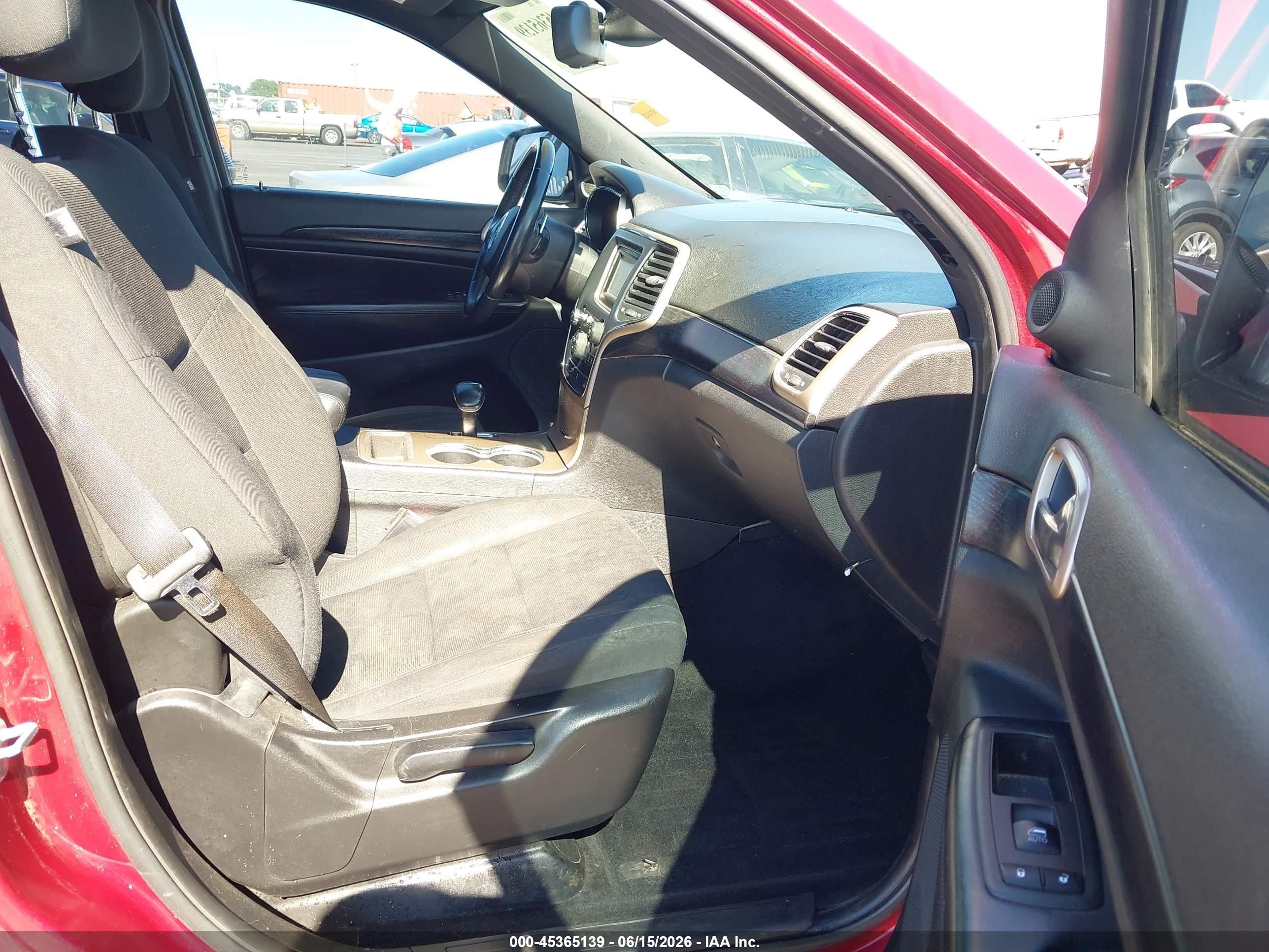 2014 Jeep Grand Cherokee Laredo Красный vin: 1C4RJEAG4EC126736