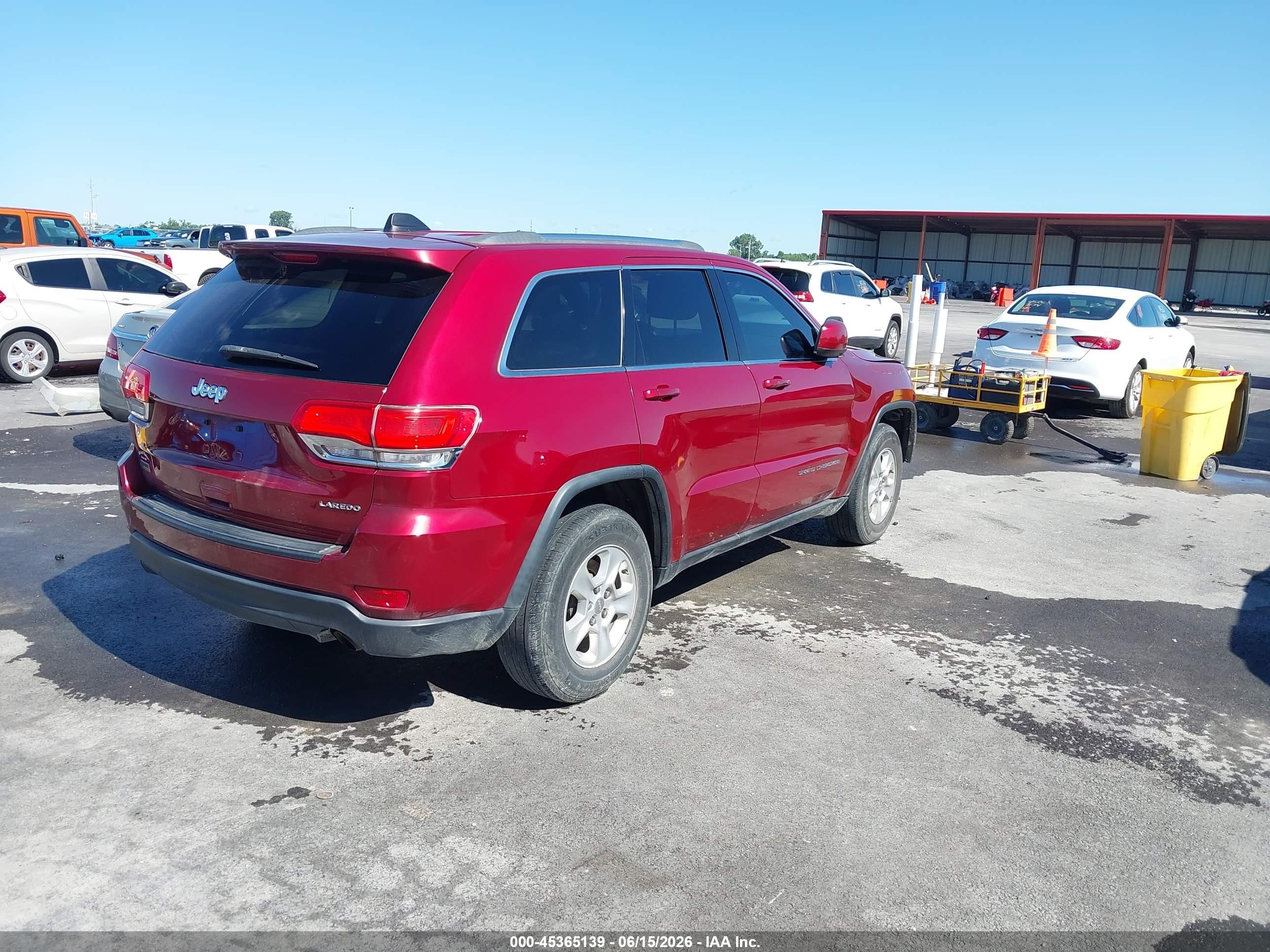 2014 Jeep Grand Cherokee Laredo Красный vin: 1C4RJEAG4EC126736