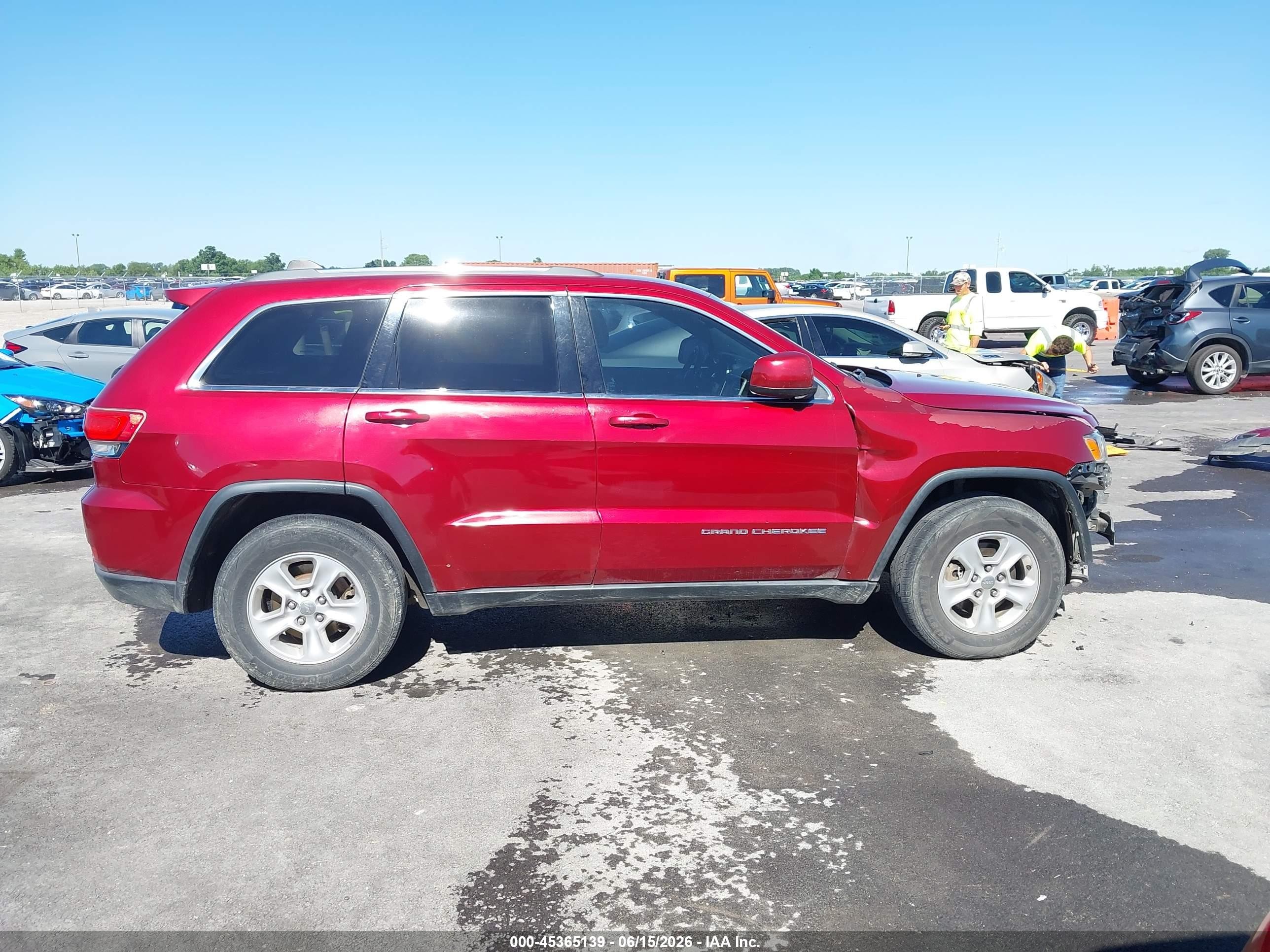 2014 Jeep Grand Cherokee Laredo Красный vin: 1C4RJEAG4EC126736