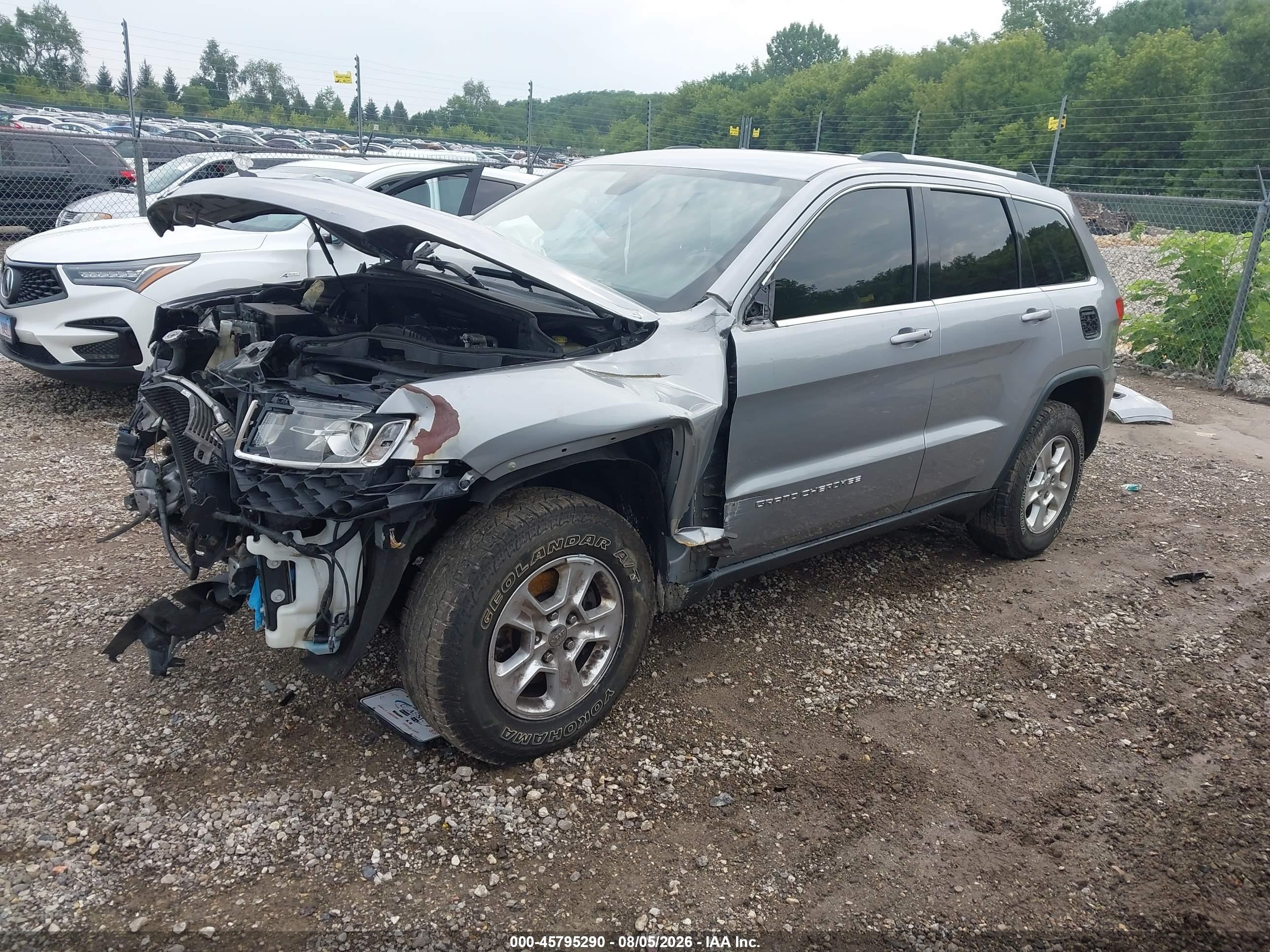 2014 Jeep Grand Cherokee Laredo Silver vin: 1C4RJEAG4EC207123