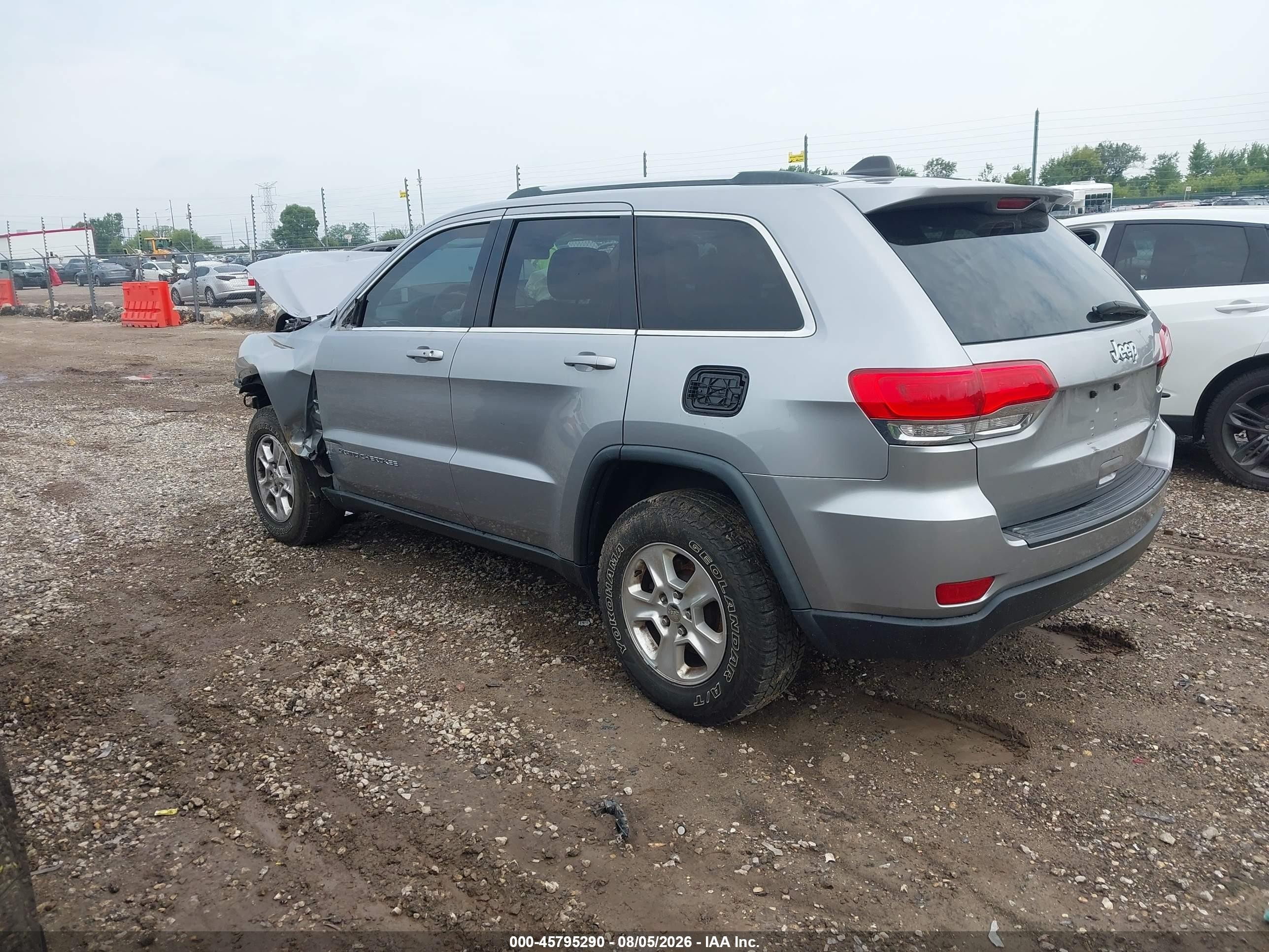 2014 Jeep Grand Cherokee Laredo Silver vin: 1C4RJEAG4EC207123