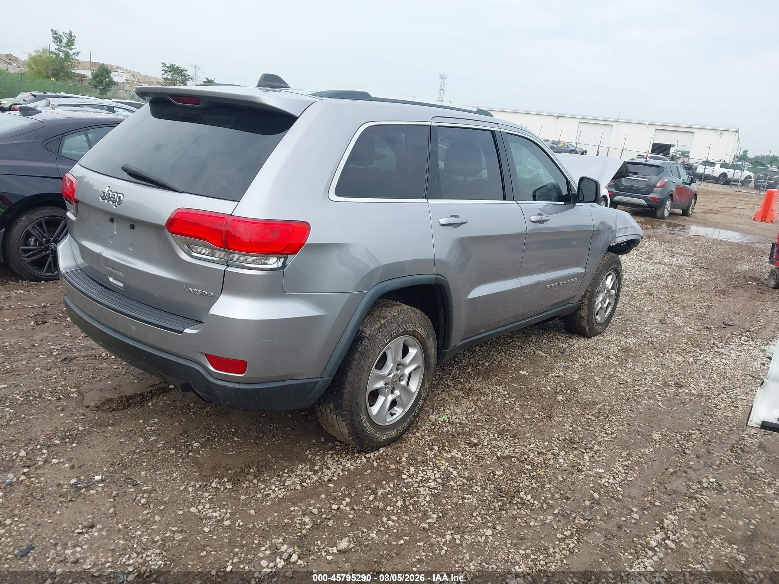 2014 Jeep Grand Cherokee Laredo Silver vin: 1C4RJEAG4EC207123