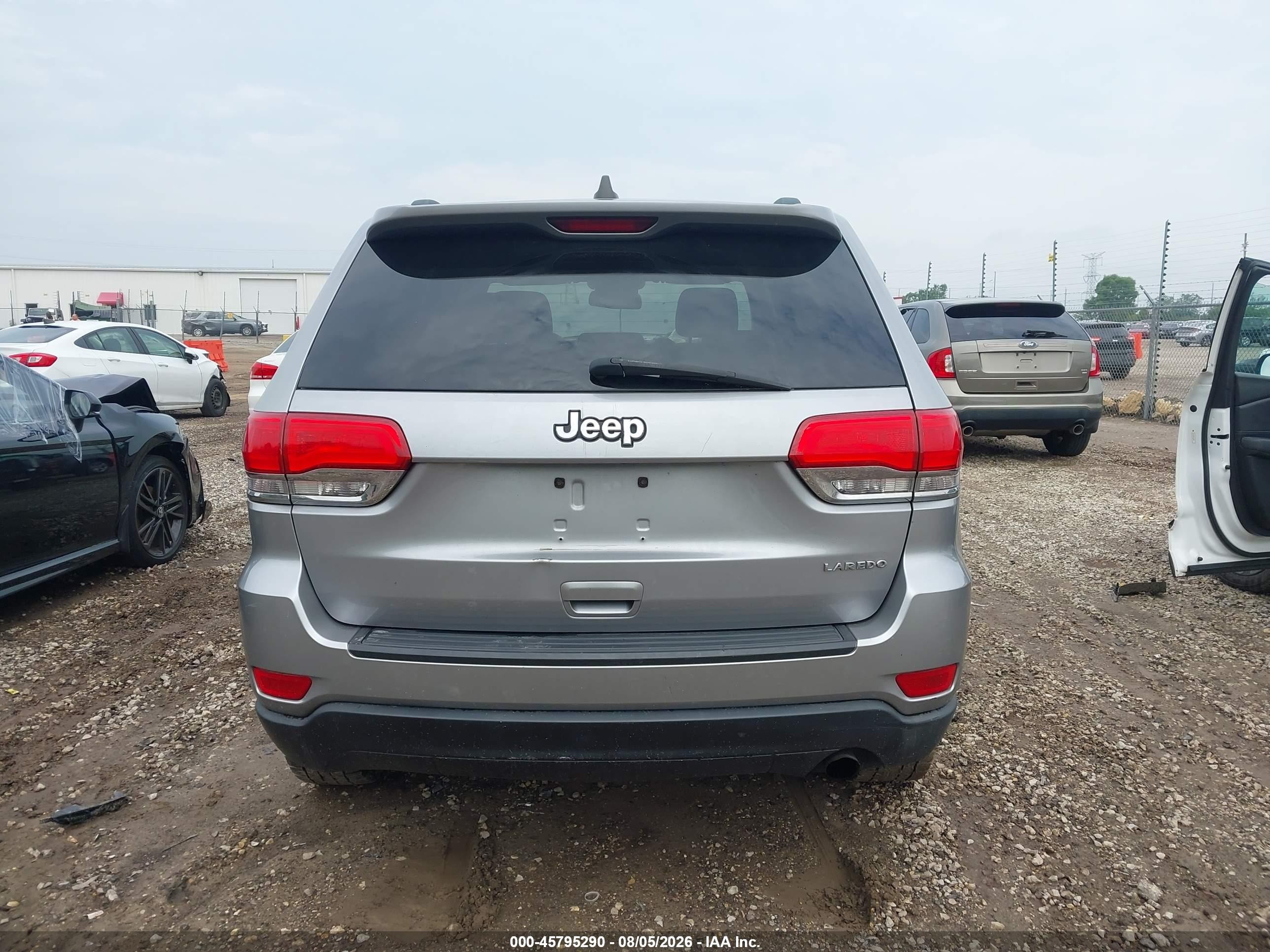 2014 Jeep Grand Cherokee Laredo Silver vin: 1C4RJEAG4EC207123