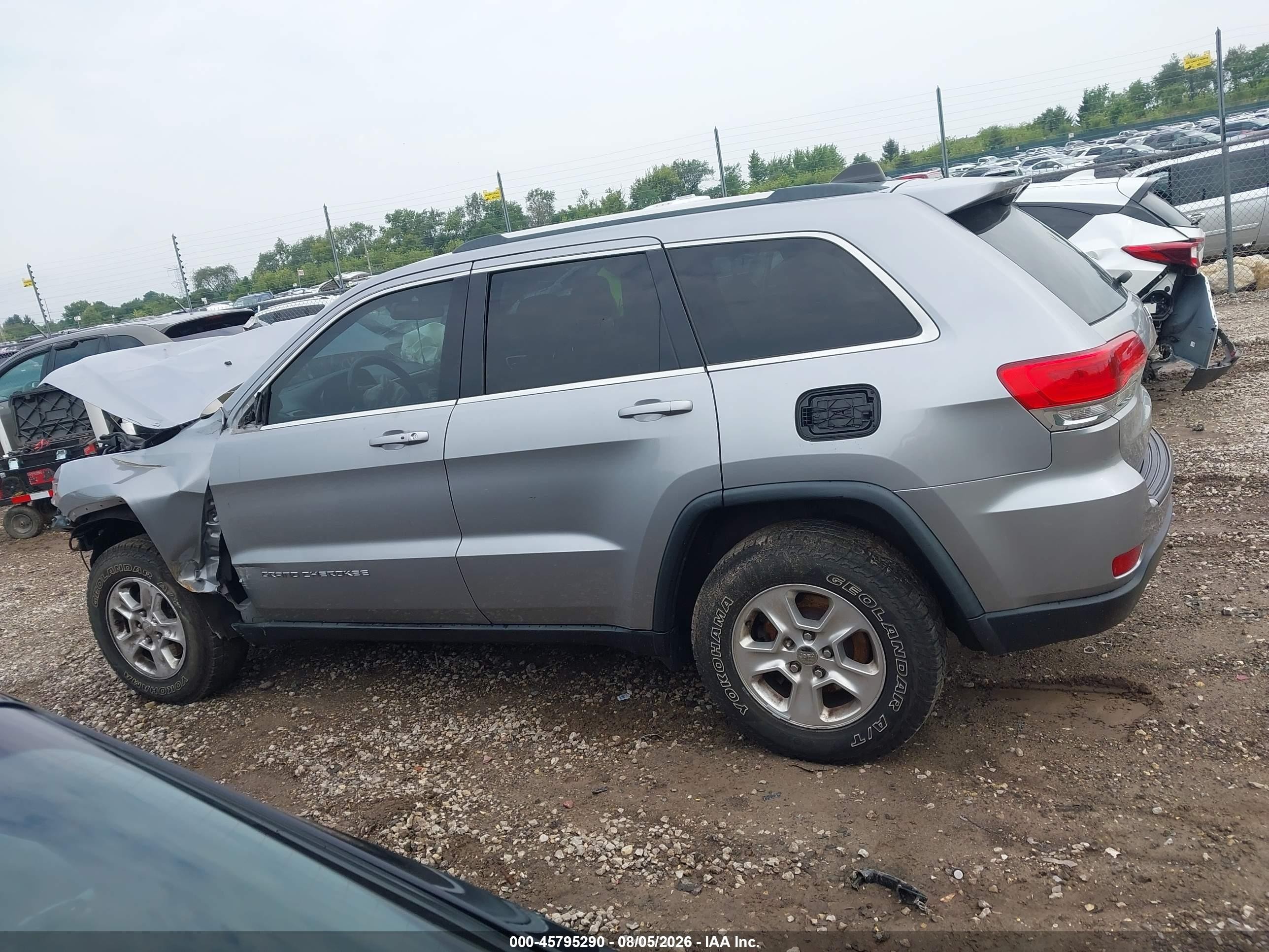 2014 Jeep Grand Cherokee Laredo Silver vin: 1C4RJEAG4EC207123
