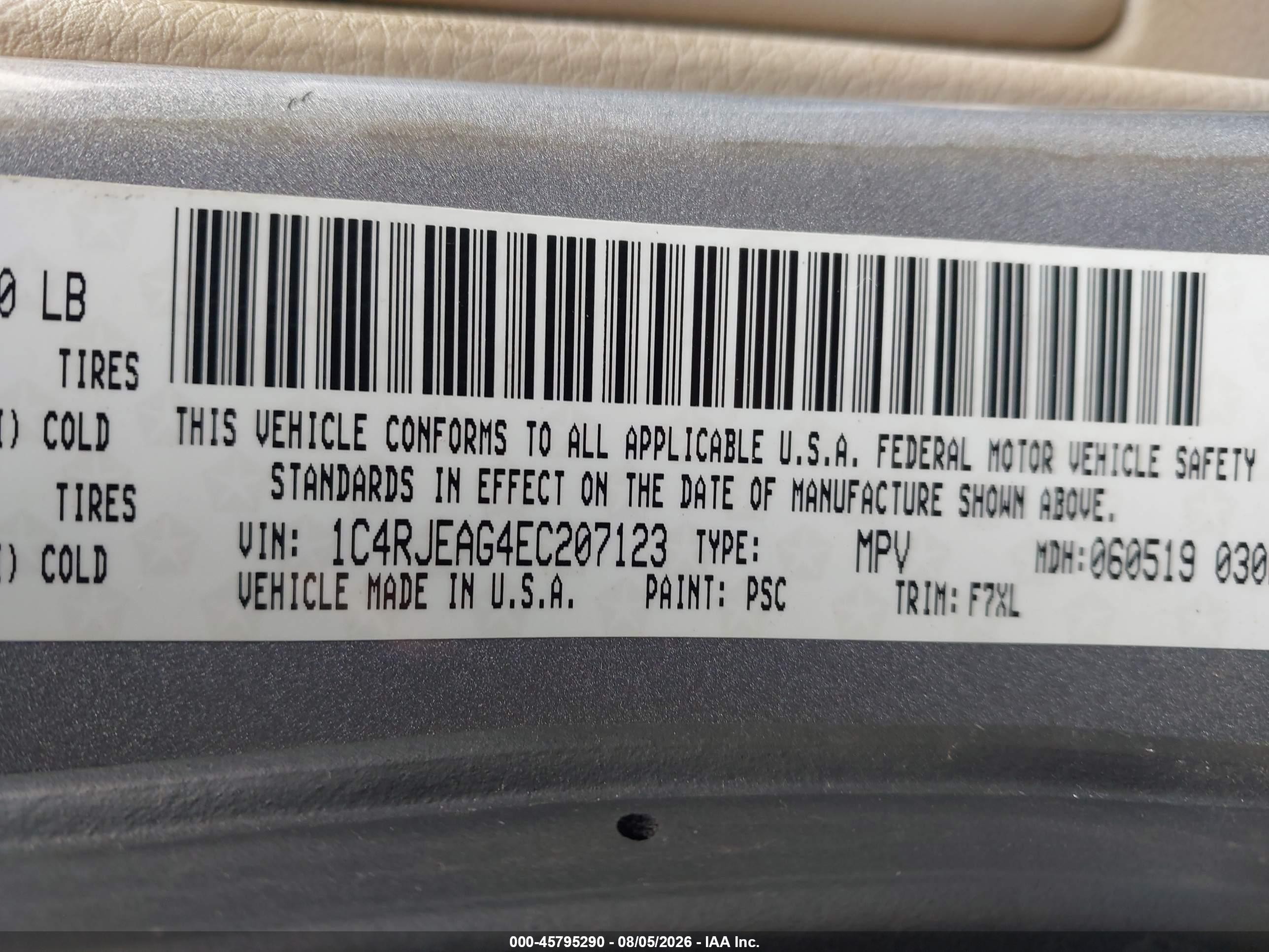 2014 Jeep Grand Cherokee Laredo Silver vin: 1C4RJEAG4EC207123