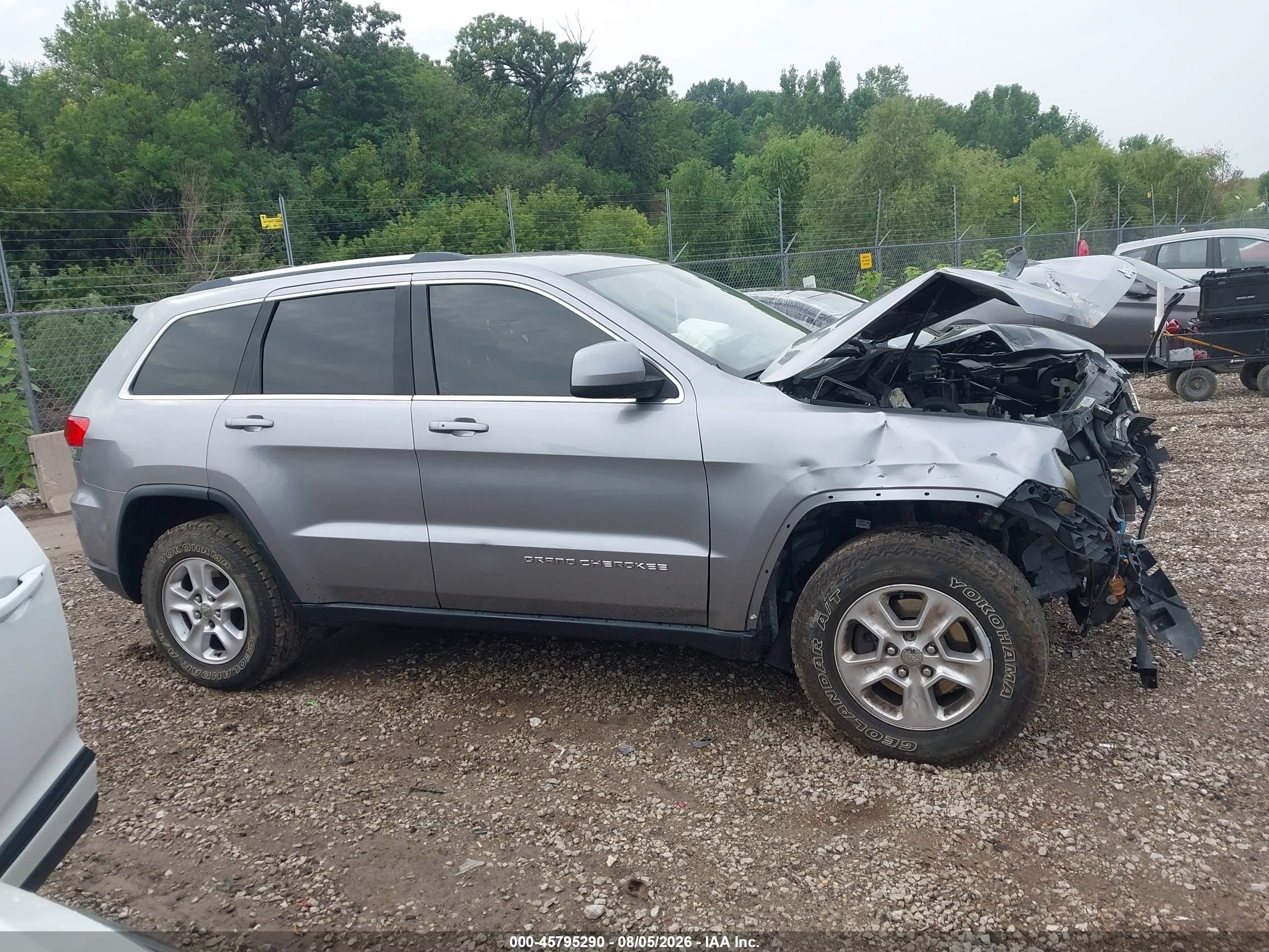 2014 Jeep Grand Cherokee Laredo Silver vin: 1C4RJEAG4EC207123