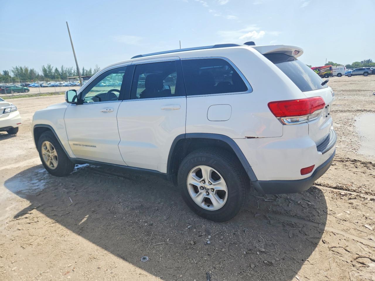 2014 Jeep Grand Cherokee Laredo White vin: 1C4RJEAG4EC528899