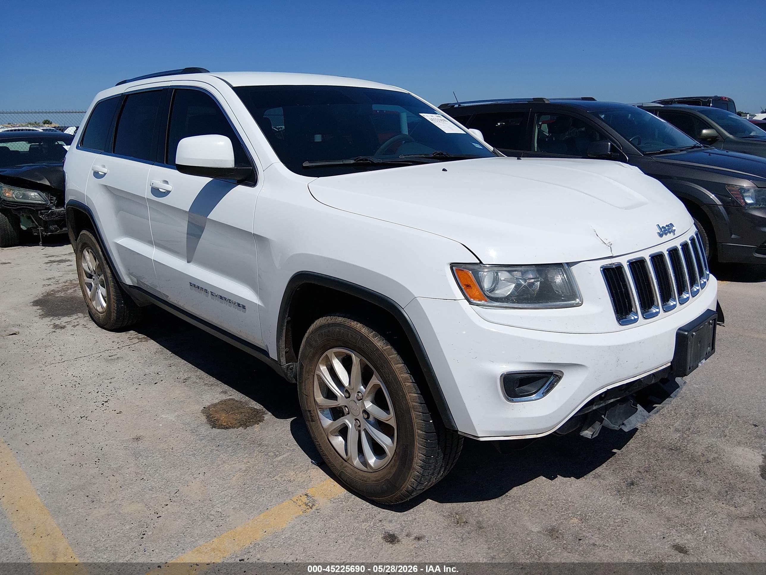 2015 Jeep Grand Cherokee Laredo White vin: 1C4RJEAG4FC144011