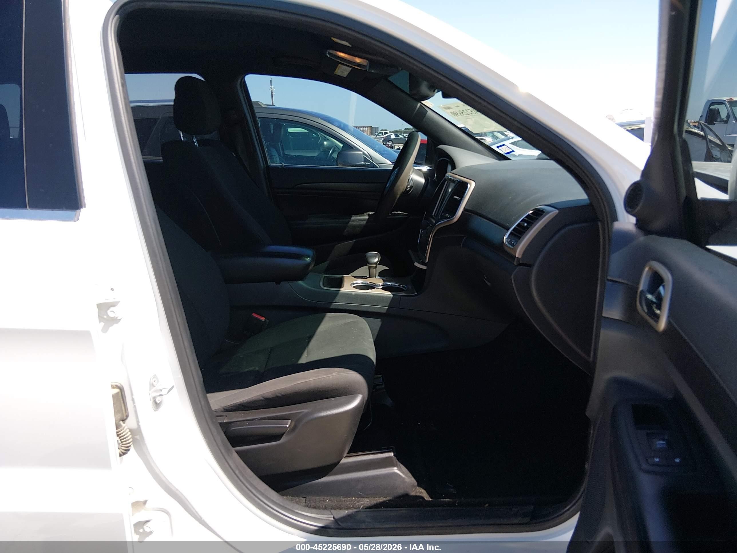 2015 Jeep Grand Cherokee Laredo White vin: 1C4RJEAG4FC144011