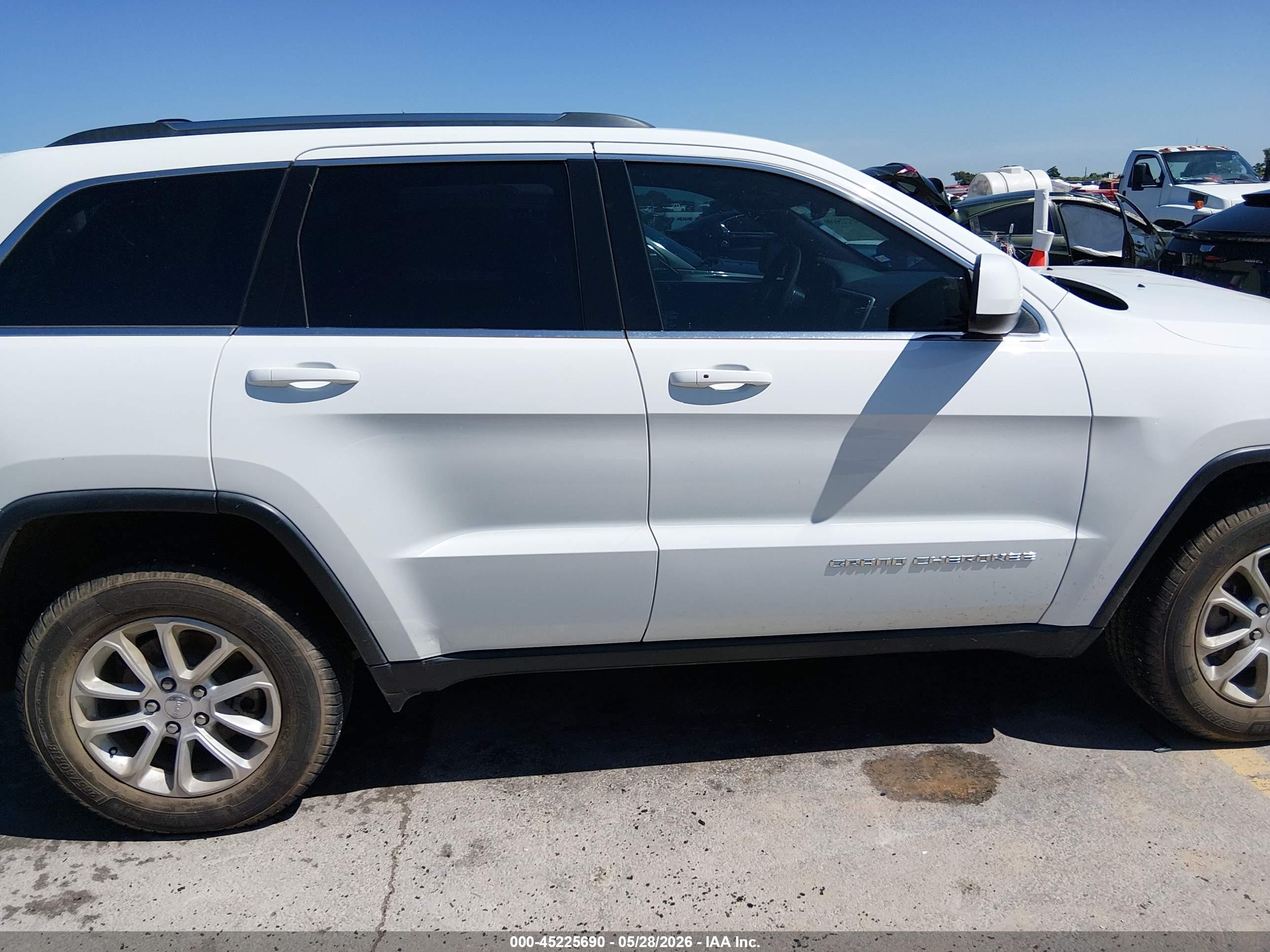 2015 Jeep Grand Cherokee Laredo White vin: 1C4RJEAG4FC144011