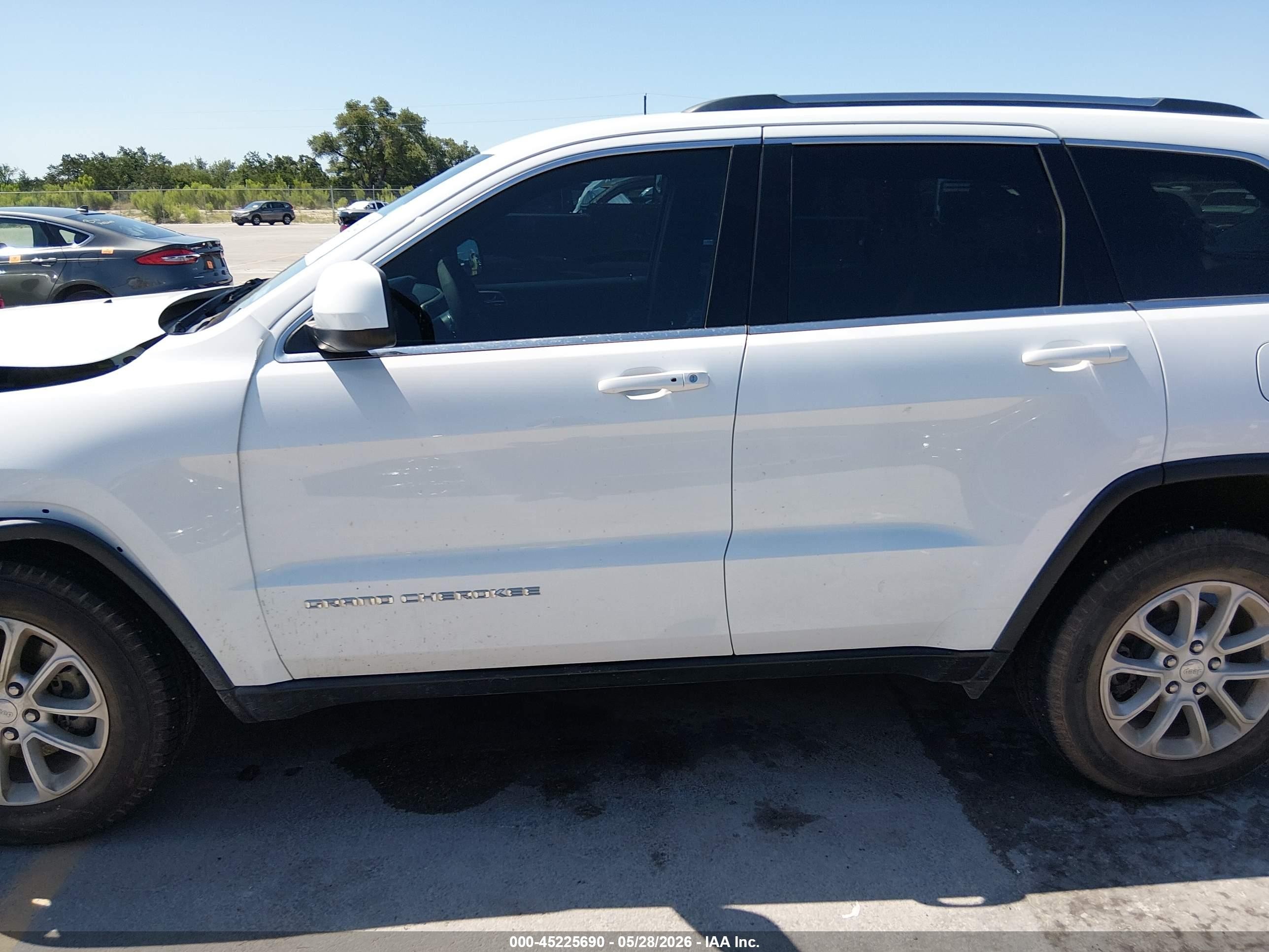 2015 Jeep Grand Cherokee Laredo White vin: 1C4RJEAG4FC144011