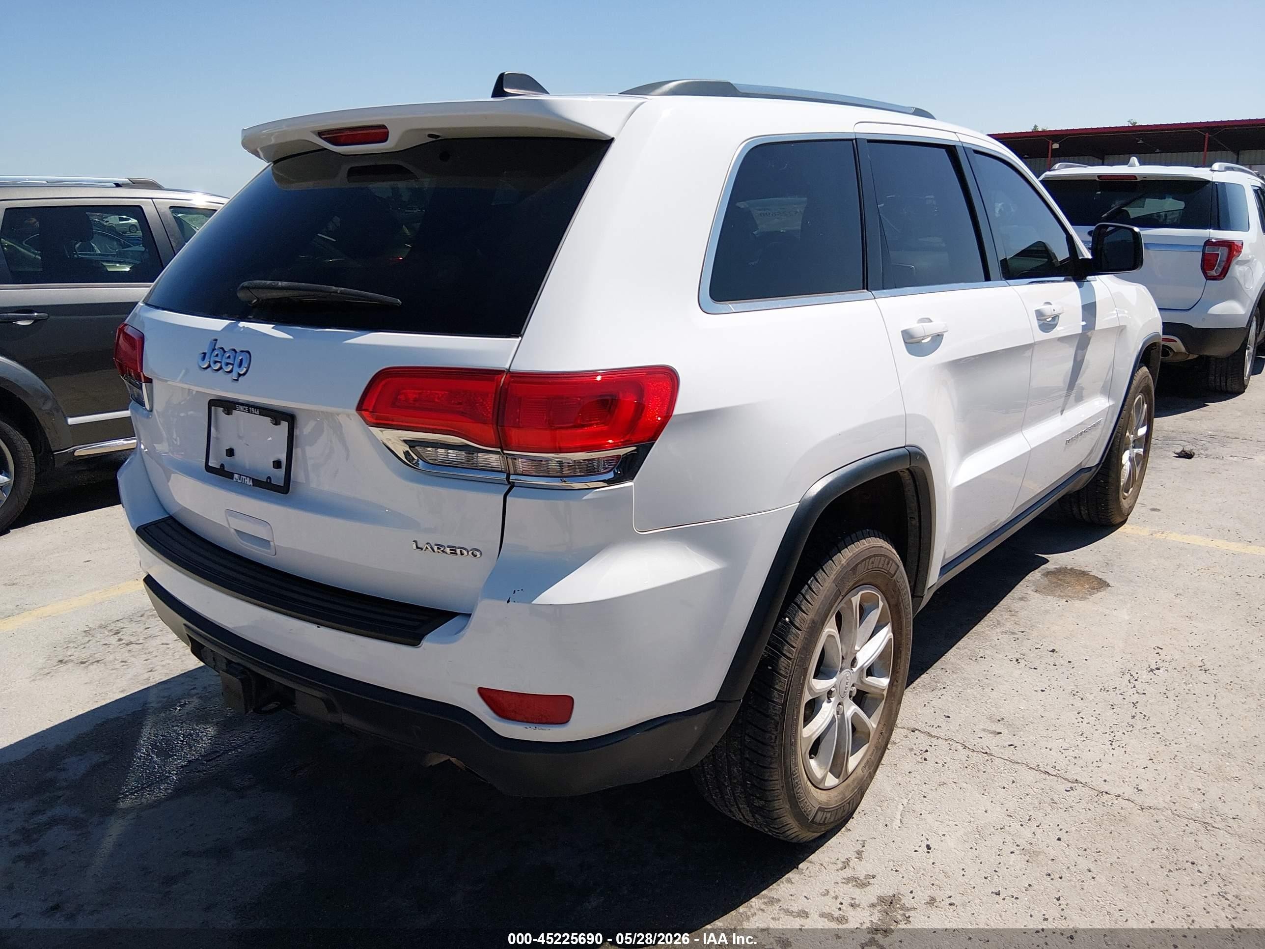 2015 Jeep Grand Cherokee Laredo White vin: 1C4RJEAG4FC144011