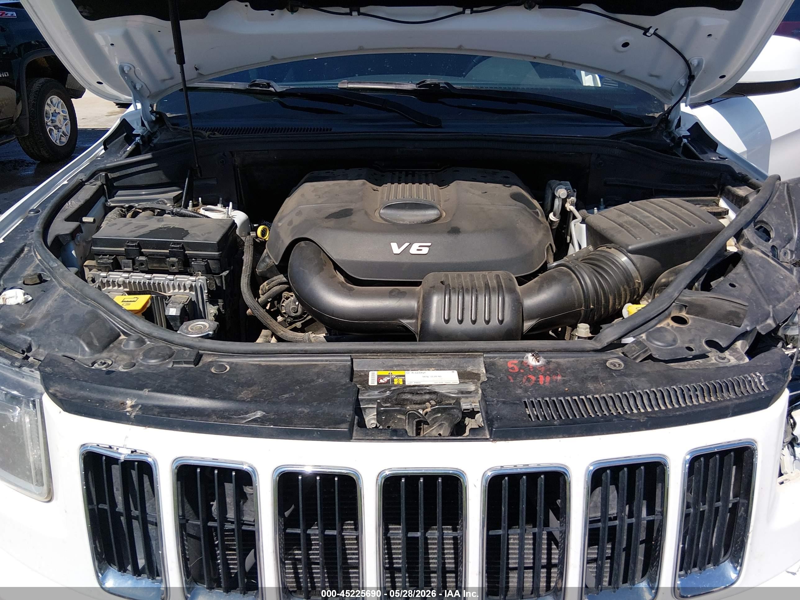 2015 Jeep Grand Cherokee Laredo White vin: 1C4RJEAG4FC144011