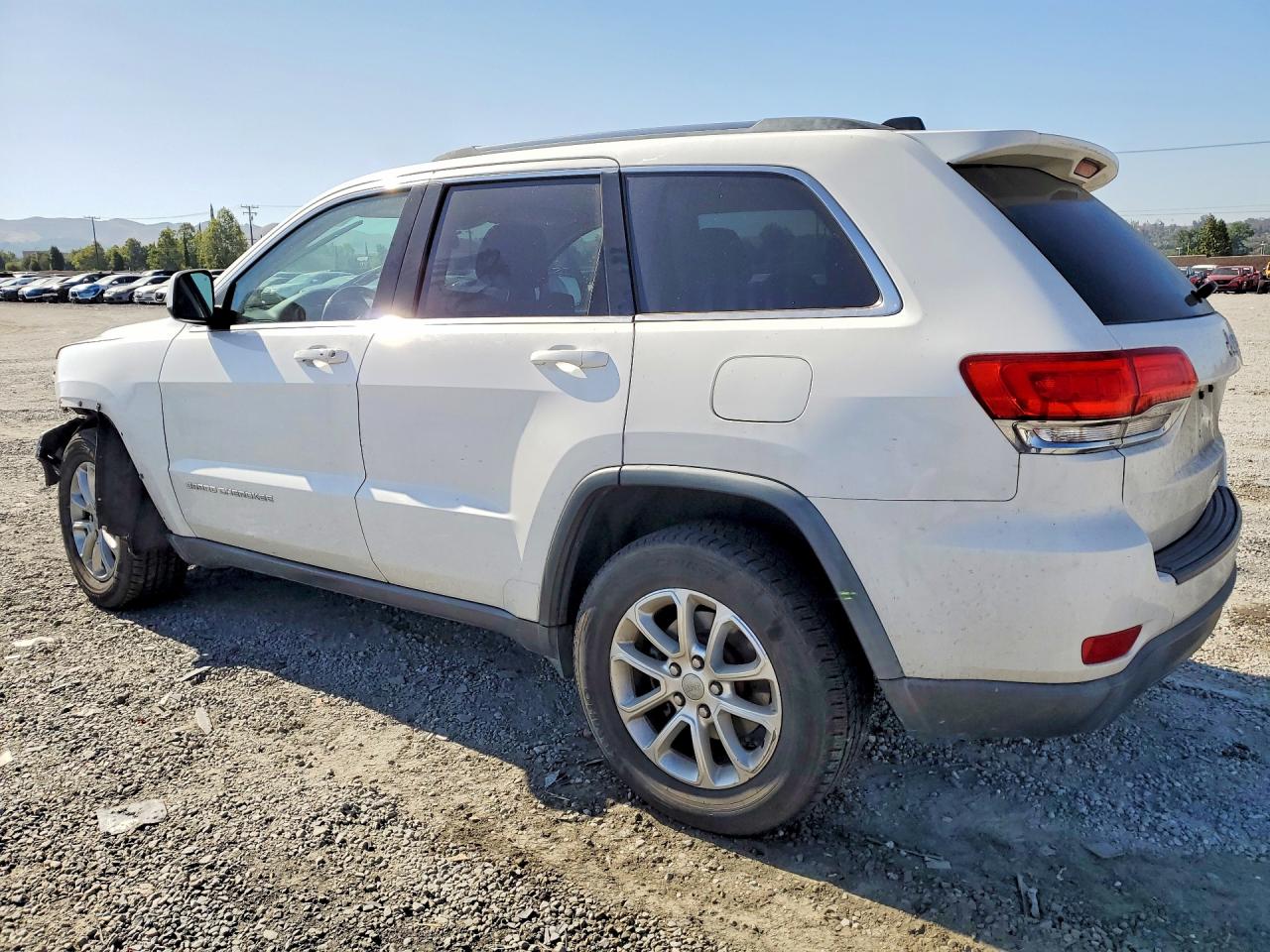 2015 Jeep Grand Cherokee Laredo Белый vin: 1C4RJEAG4FC669571
