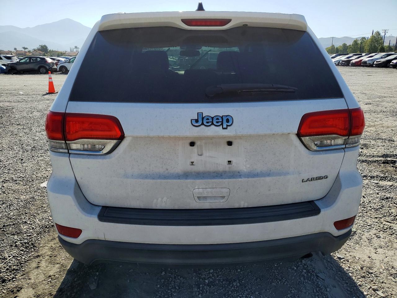 2015 Jeep Grand Cherokee Laredo Белый vin: 1C4RJEAG4FC669571