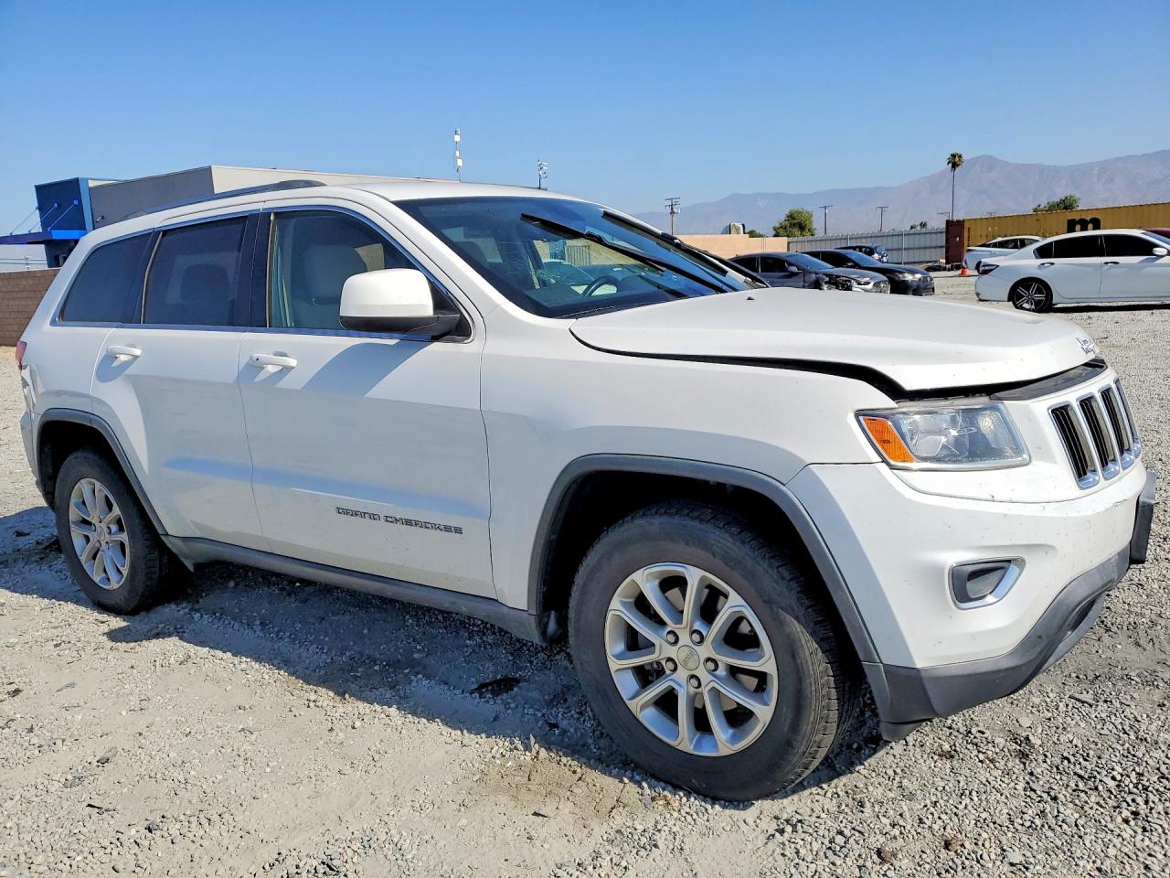 2015 Jeep Grand Cherokee Laredo Белый vin: 1C4RJEAG4FC669571