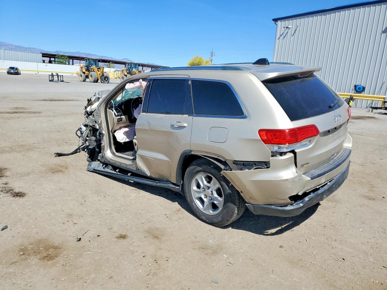 2015 Jeep Grand Cherokee Laredo Gold vin: 1C4RJEAG4FC857121