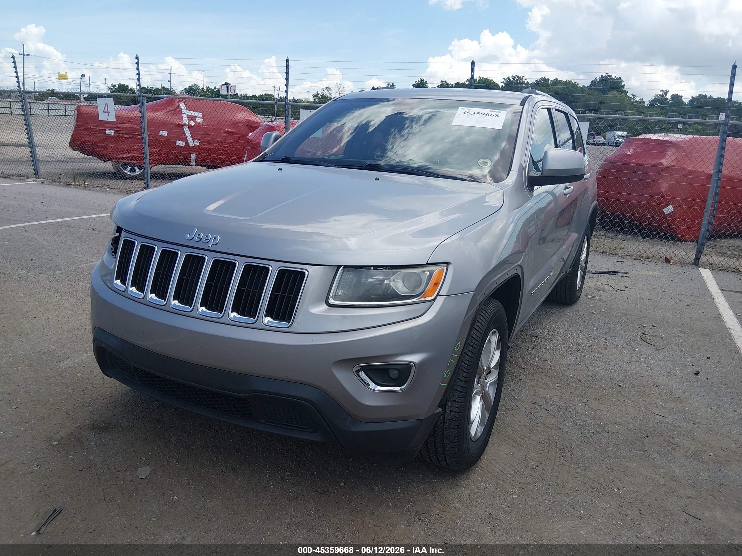 2016 Jeep Grand Cherokee Laredo Silver vin: 1C4RJEAG4GC415523