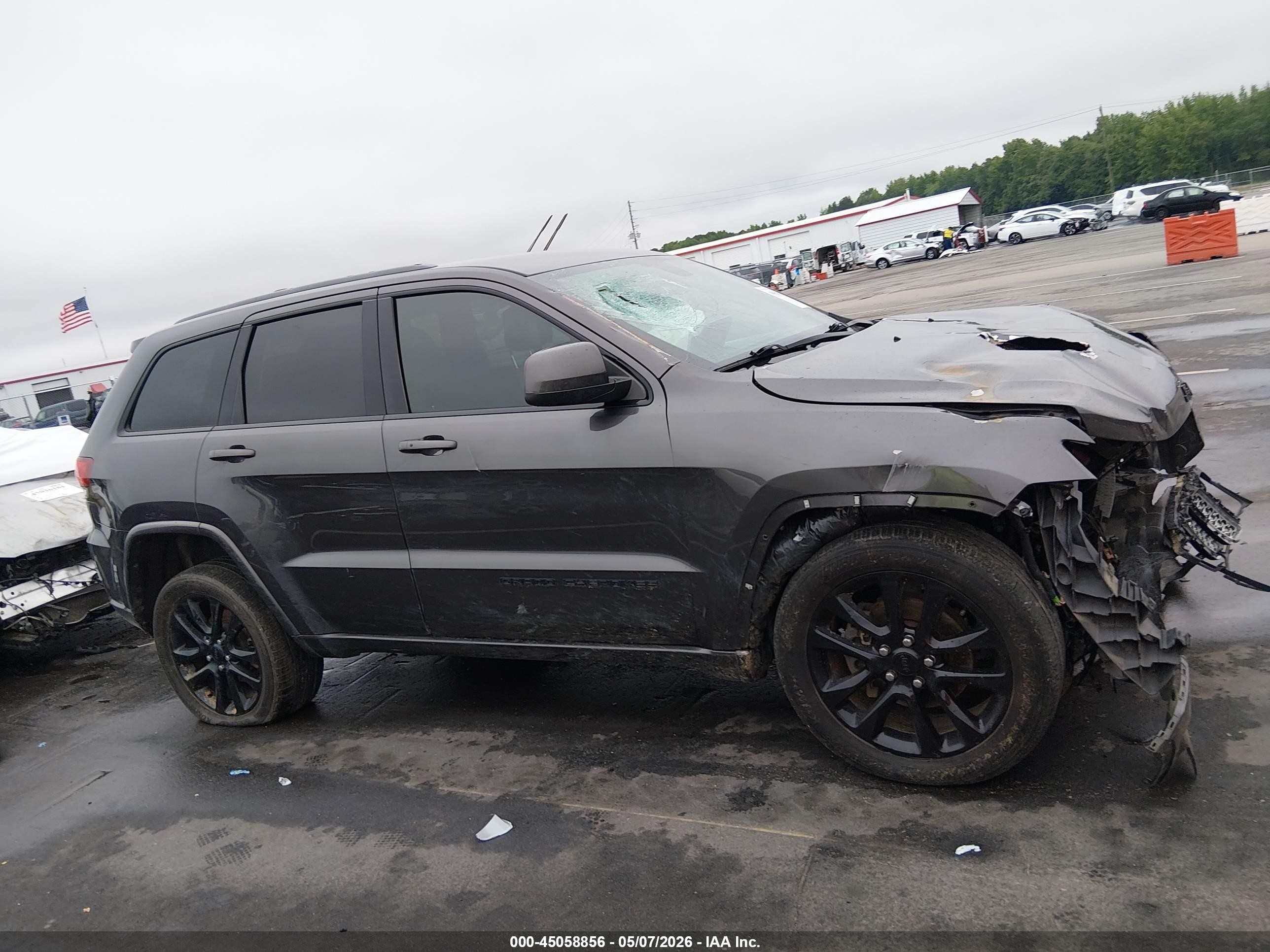 2020 Jeep Grand Cherokee Altitude 4x2 Gray vin: 1C4RJEAG4LC329185