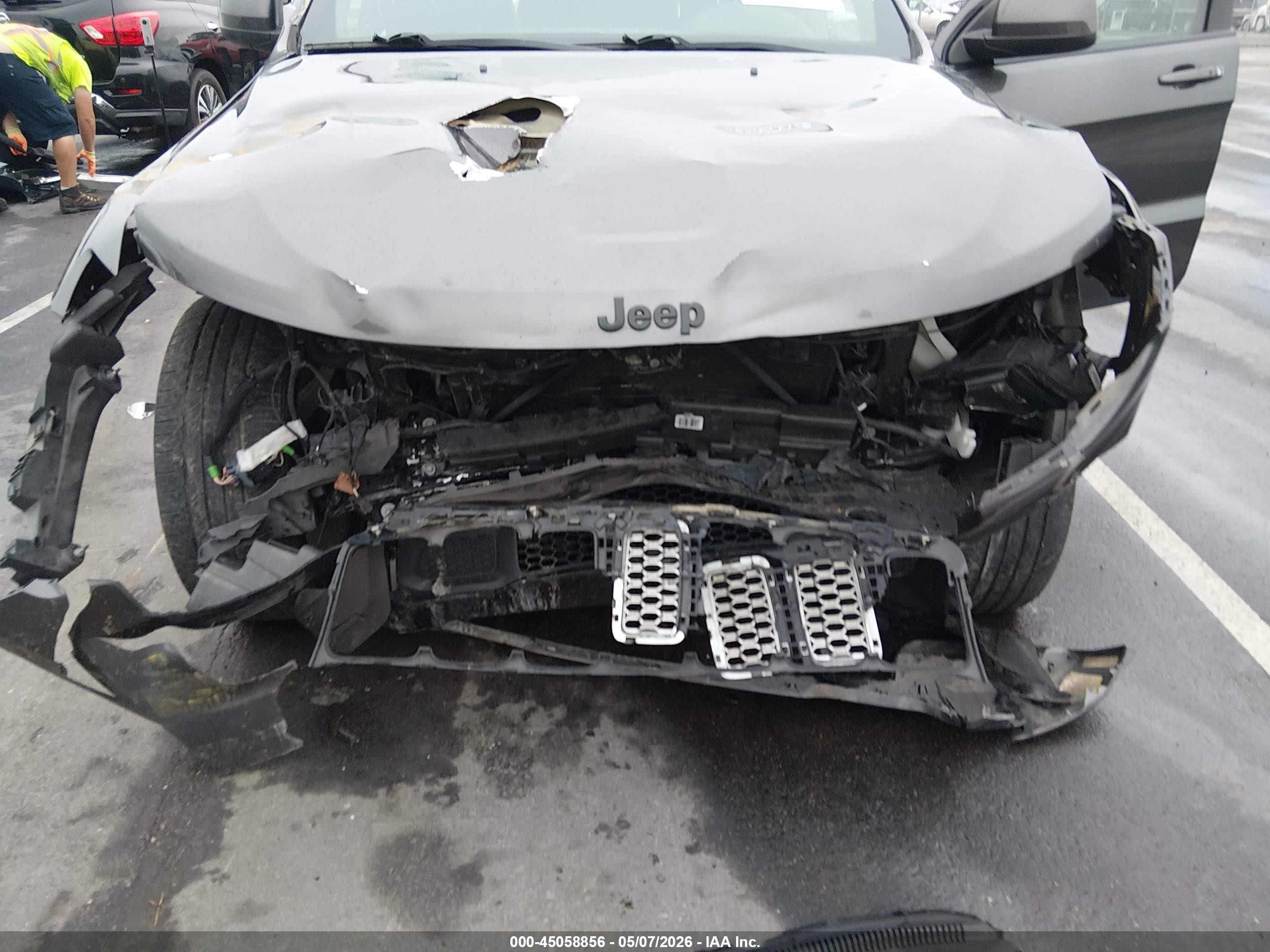 2020 Jeep Grand Cherokee Altitude 4x2 Gray vin: 1C4RJEAG4LC329185
