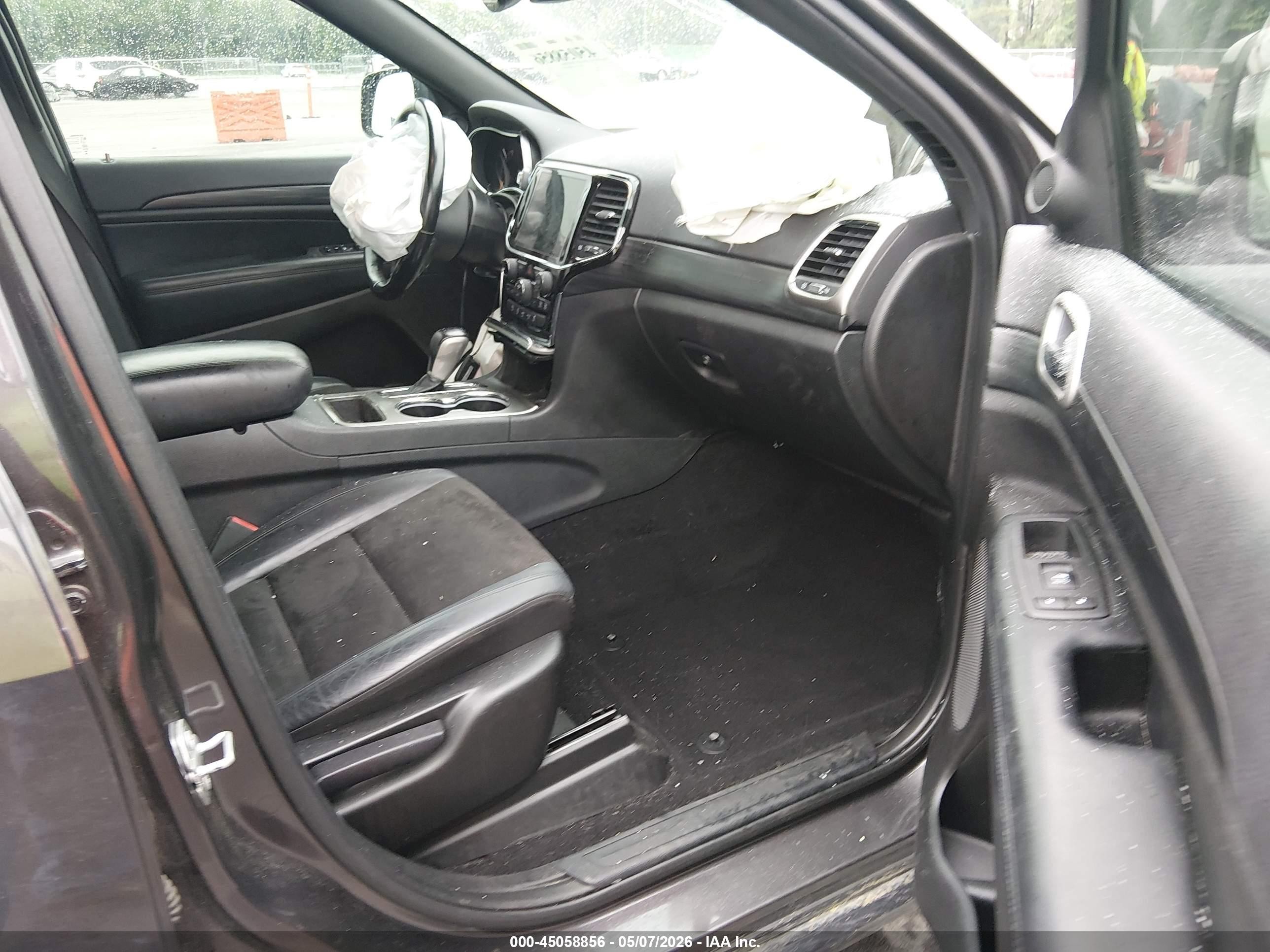 2020 Jeep Grand Cherokee Altitude 4x2 Gray vin: 1C4RJEAG4LC329185