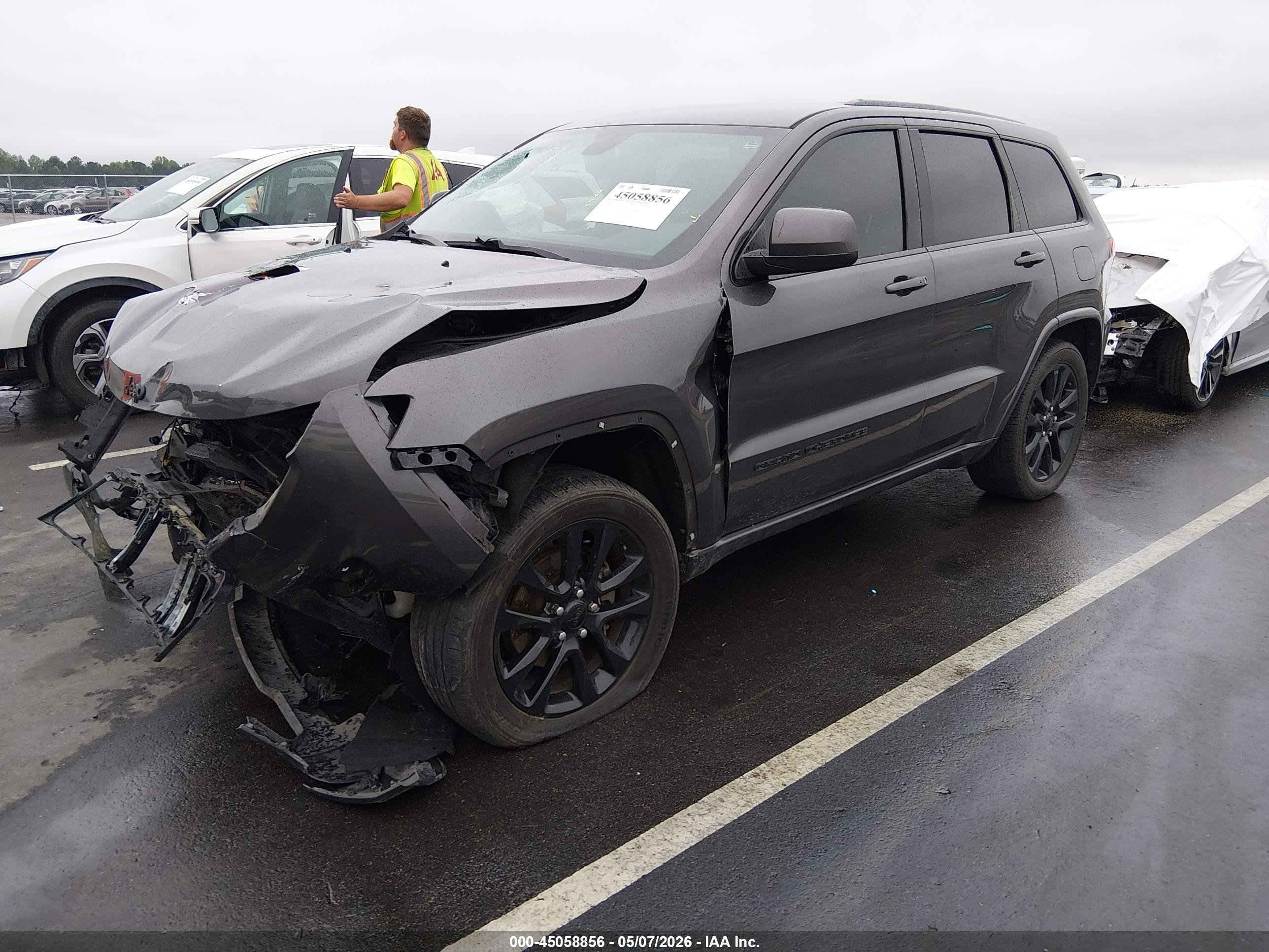 2020 Jeep Grand Cherokee Altitude 4x2 Gray vin: 1C4RJEAG4LC329185