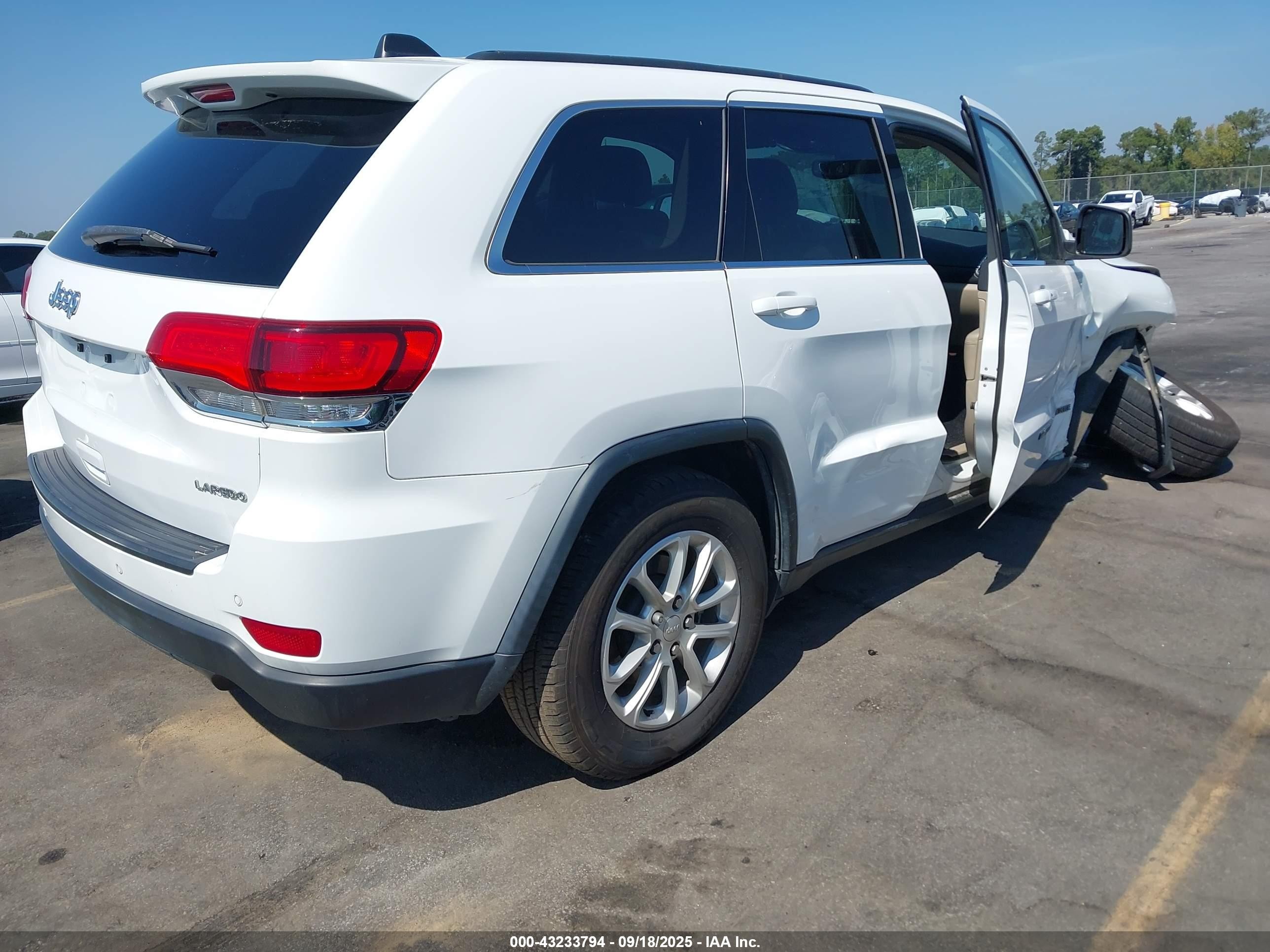 2022 Jeep Grand Cherokee Wk Laredo E 4x2 Белый vin: 1C4RJEAG4NC171305