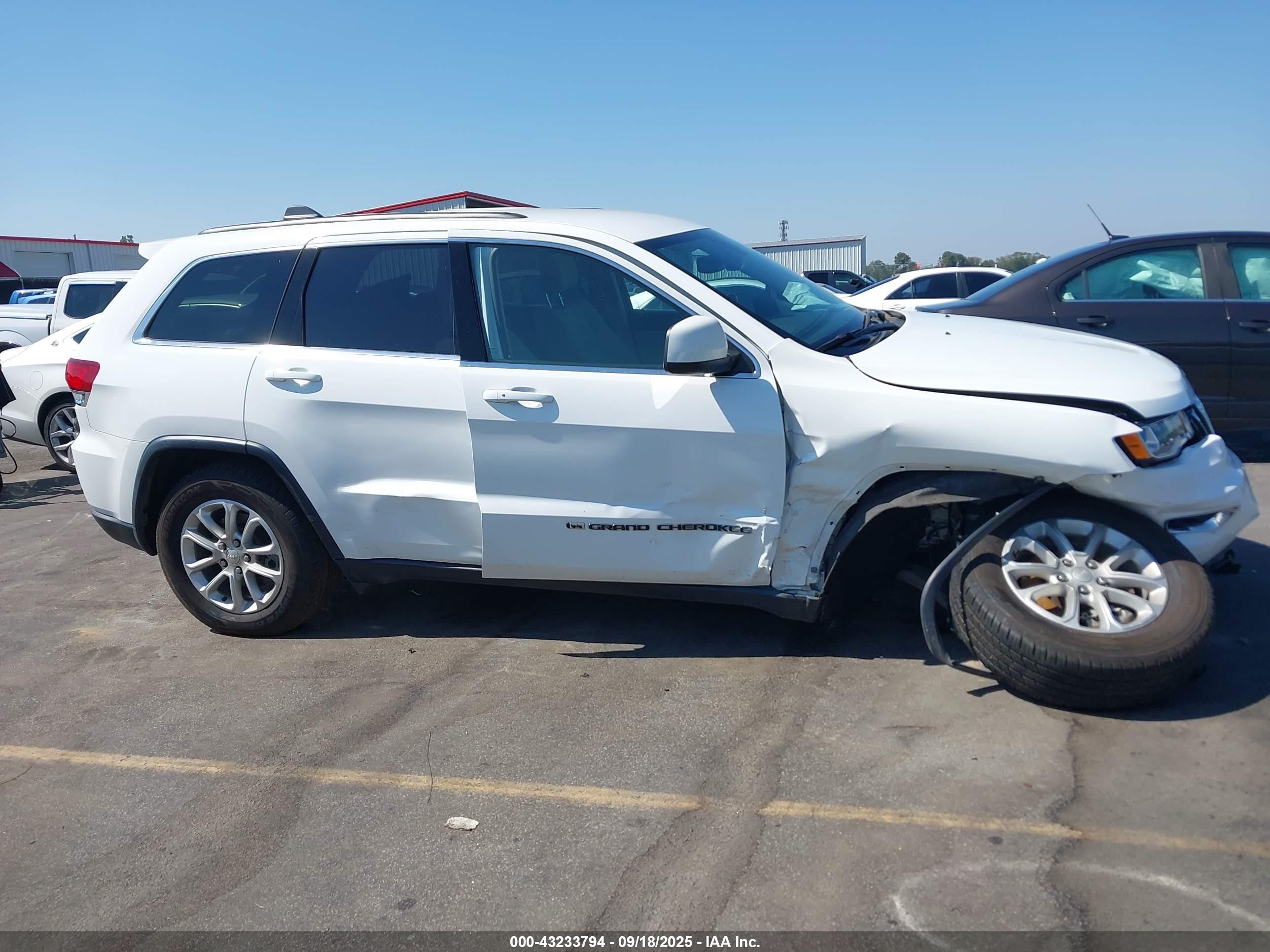 2022 Jeep Grand Cherokee Wk Laredo E 4x2 Белый vin: 1C4RJEAG4NC171305