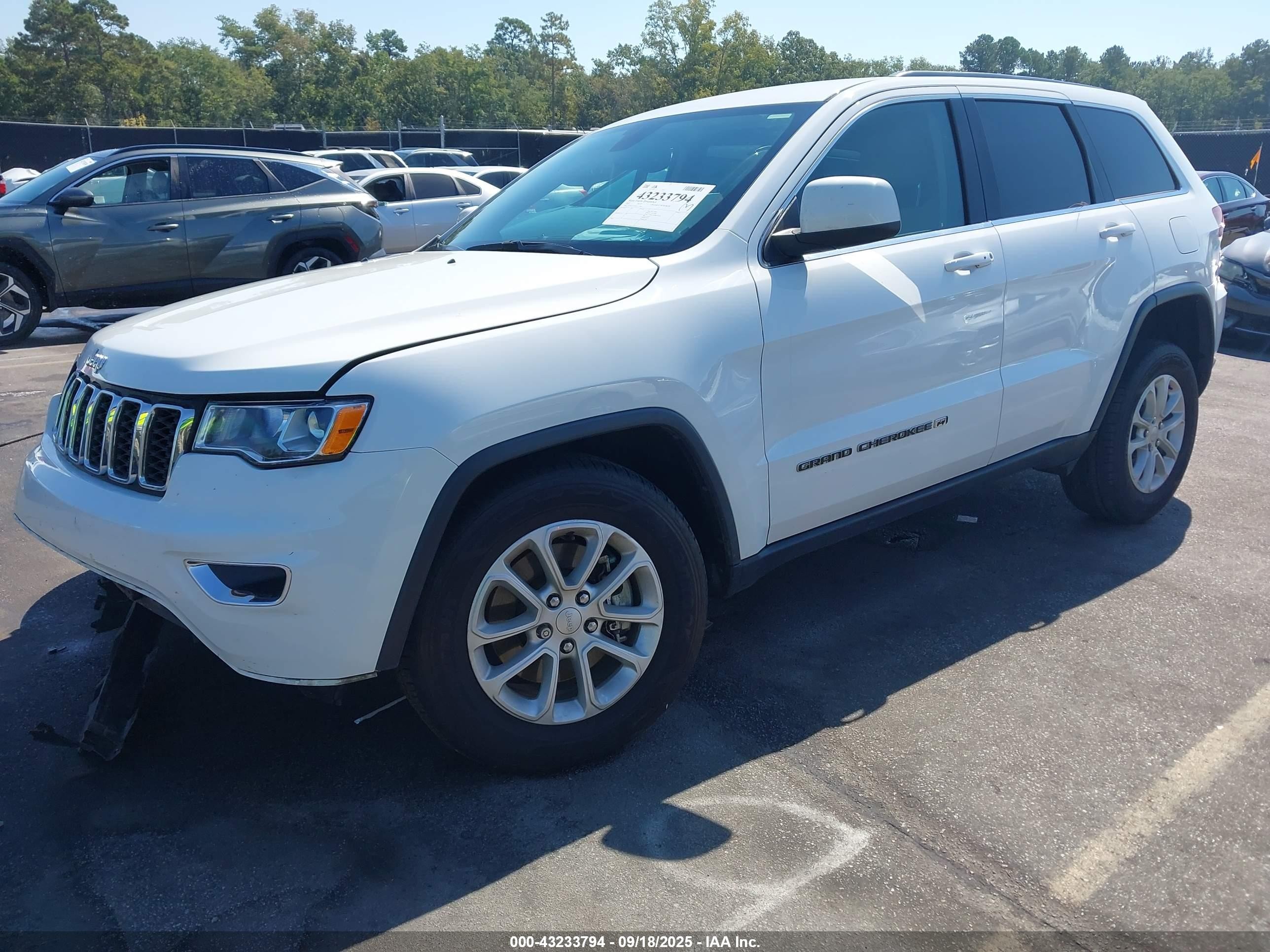 2022 Jeep Grand Cherokee Wk Laredo E 4x2 Белый vin: 1C4RJEAG4NC171305