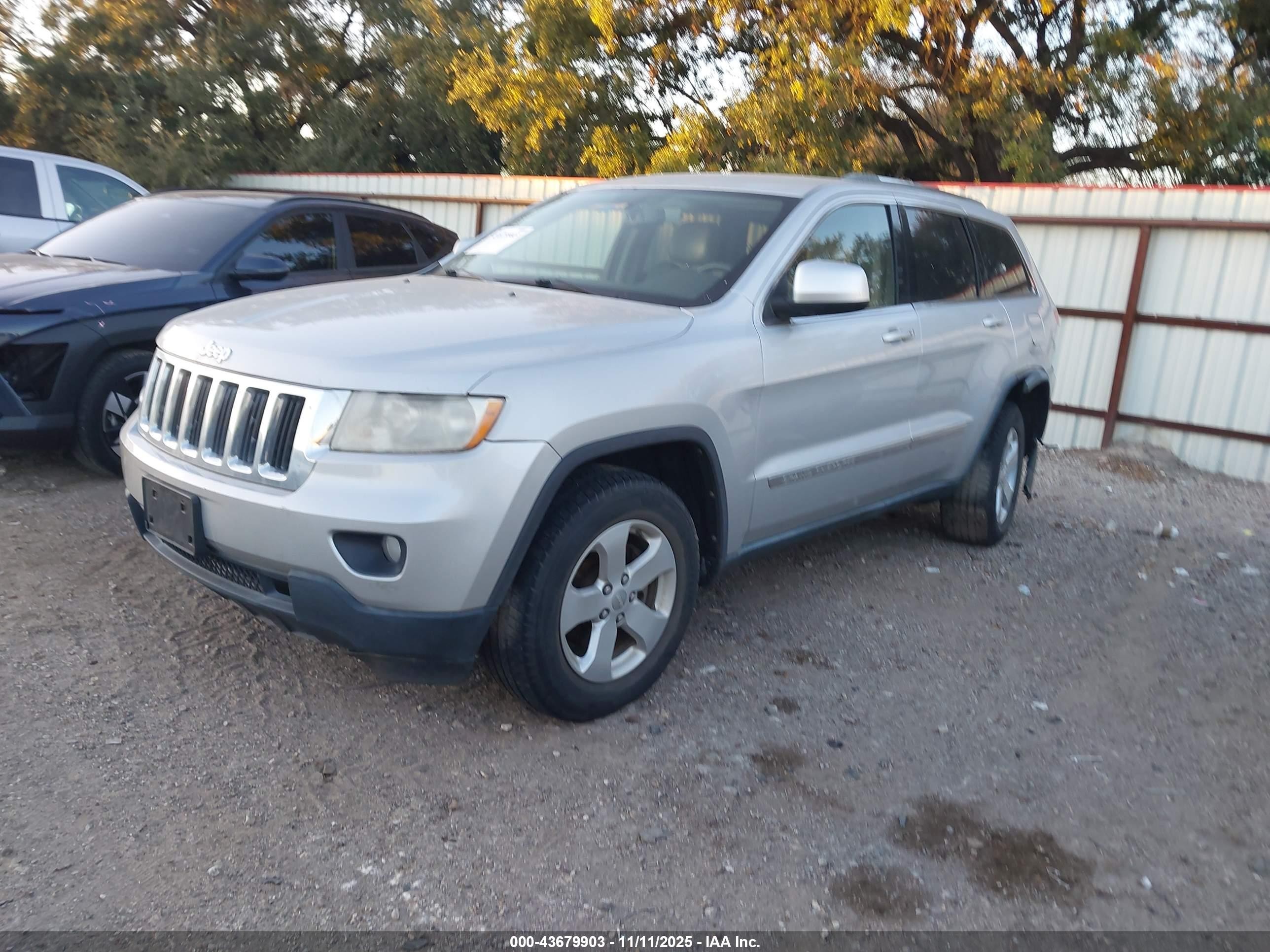 2012 Jeep Grand Cherokee Laredo Silver vin: 1C4RJEAG5CC104015