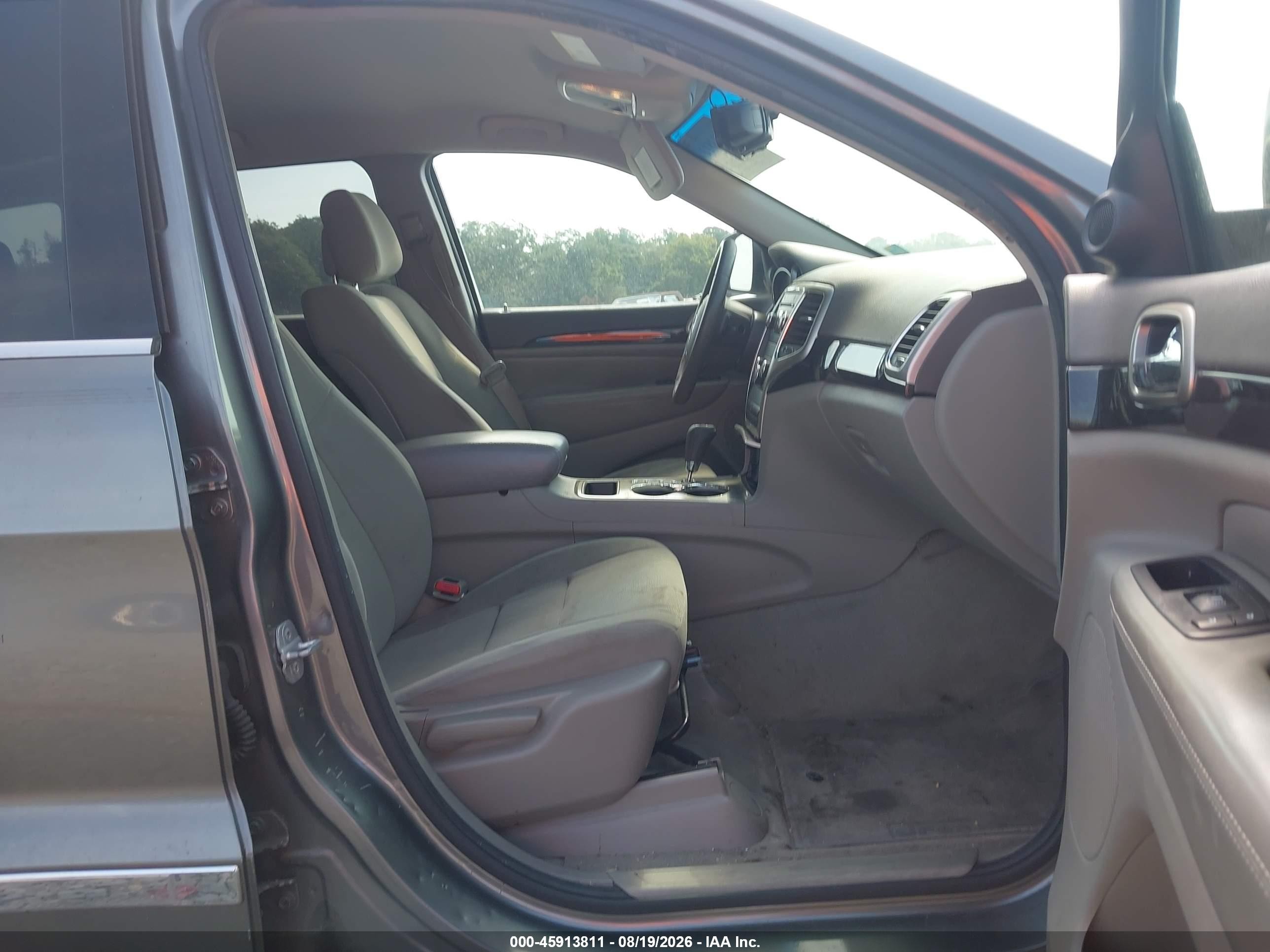2012 Jeep Grand Cherokee Laredo Gray vin: 1C4RJEAG5CC209623