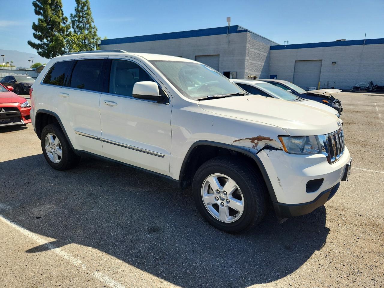 2012 Jeep Cher Latitude White vin: 1C4RJEAG5CC290770