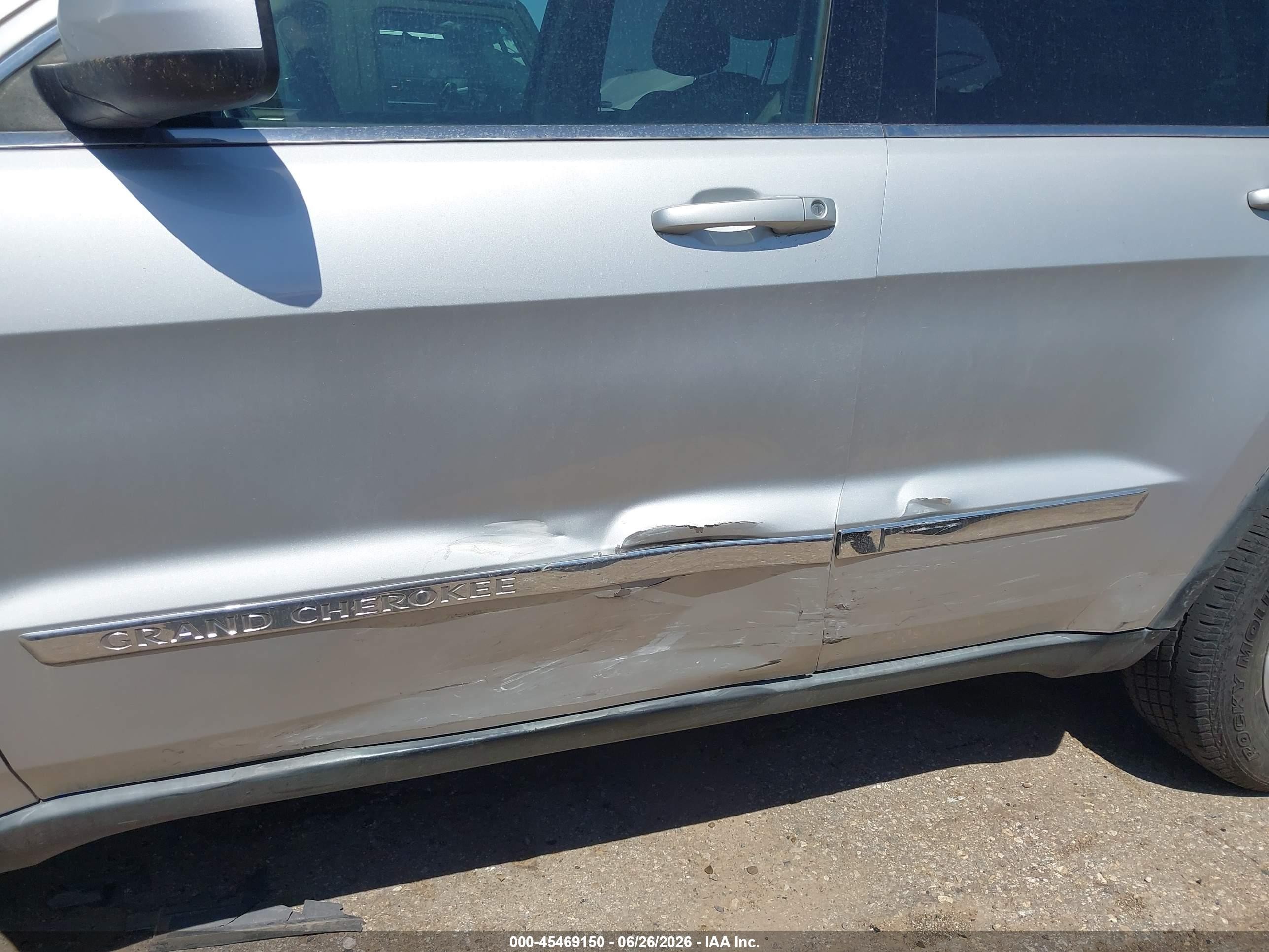 2012 Jeep Grand Cherokee Laredo Silver vin: 1C4RJEAG5CC355164